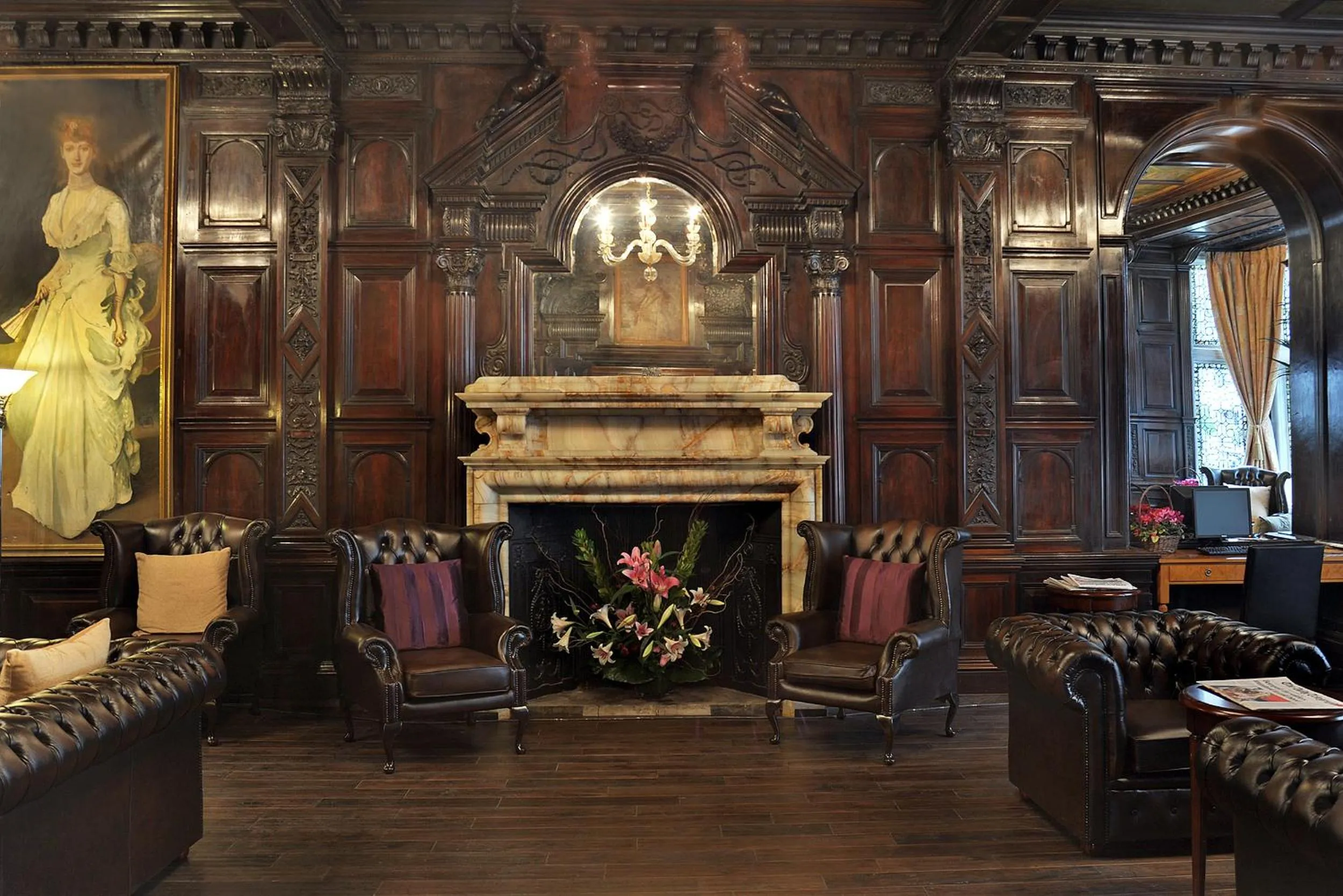 Lounge or bar in Grand Royale Hyde Park