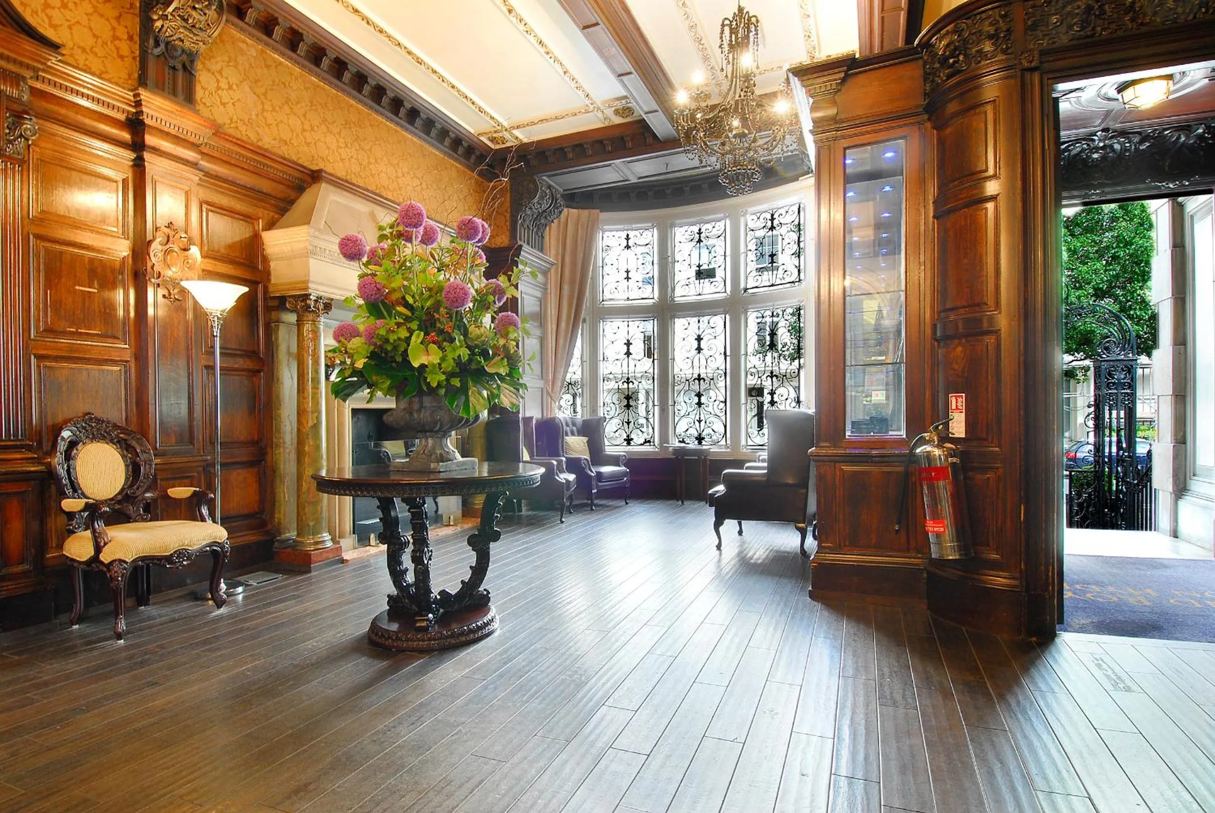 Lobby or reception in Grand Royale Hyde Park
