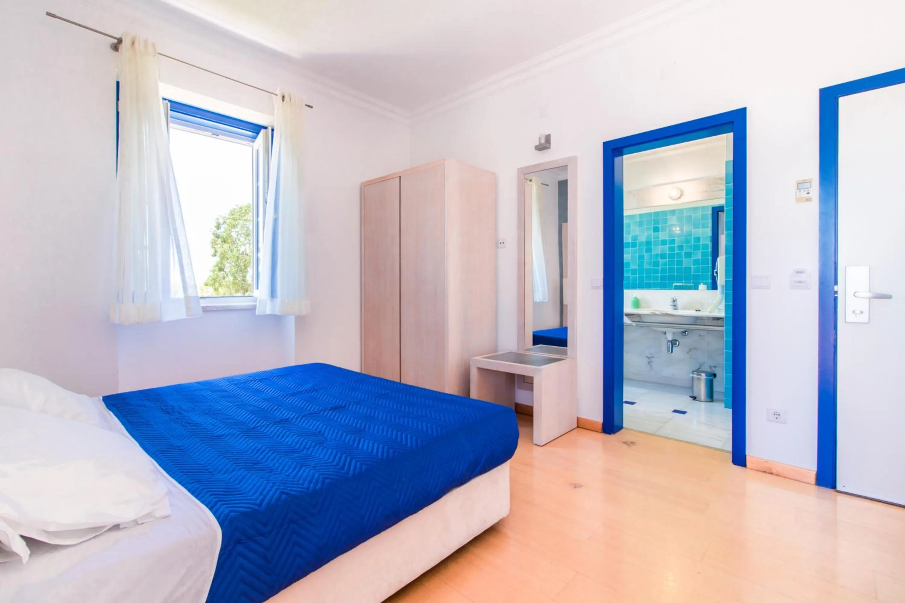 Bedroom, Bed in HOTEL LOUSAL Grandola