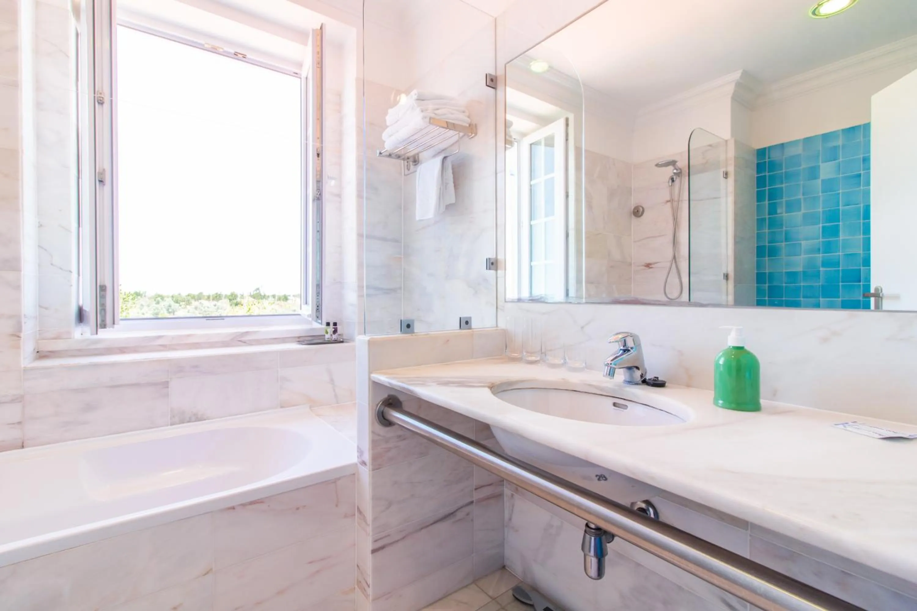 Bathroom in HOTEL LOUSAL Grandola