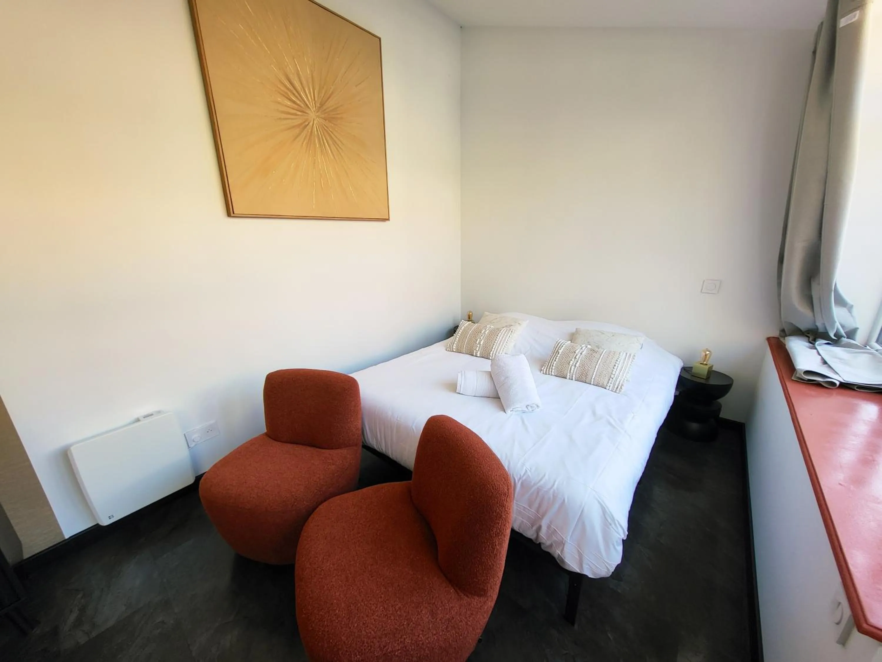 Bedroom, Bed in La marine D'opale