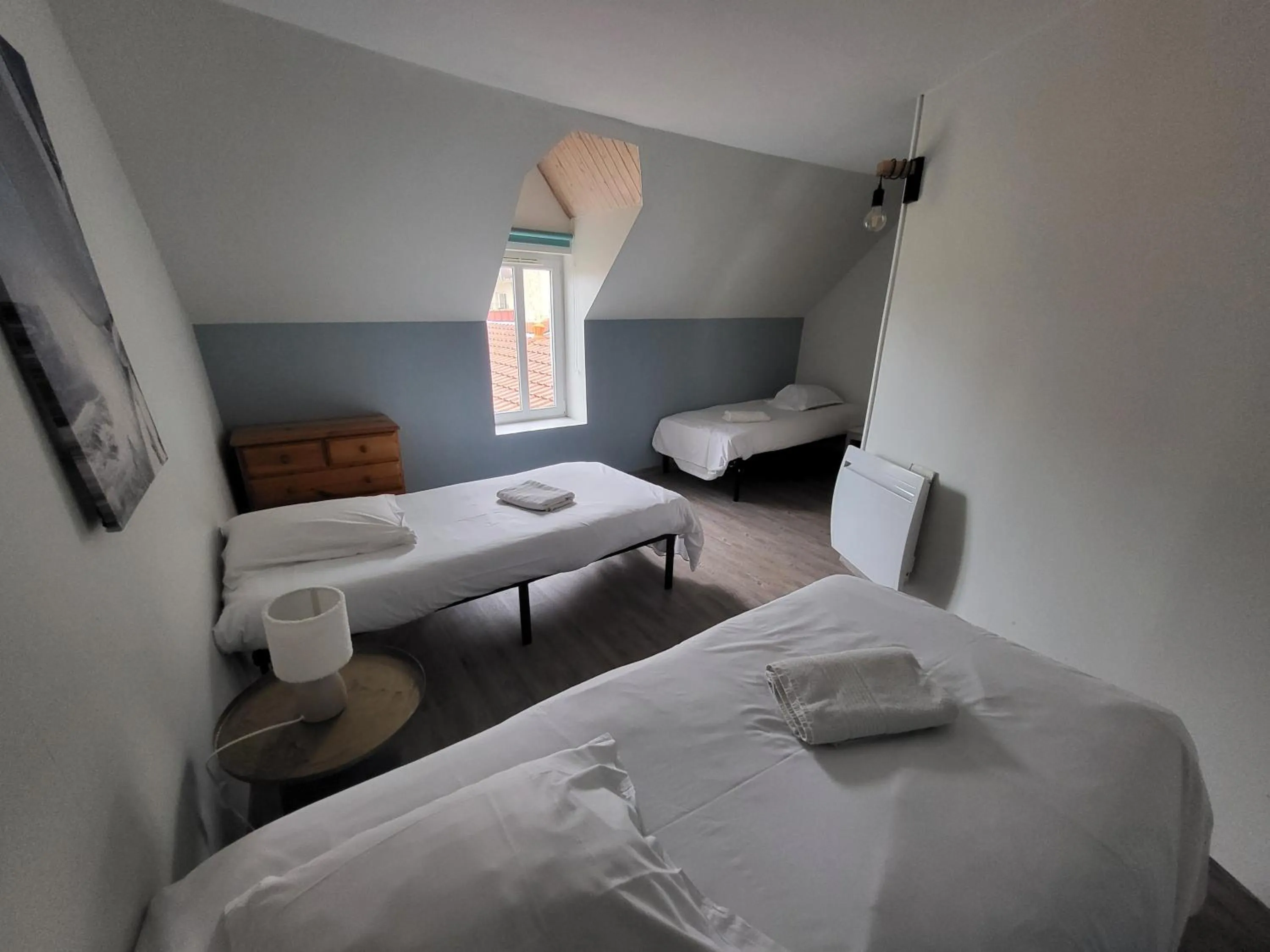 Bedroom, Bed in La marine D'opale