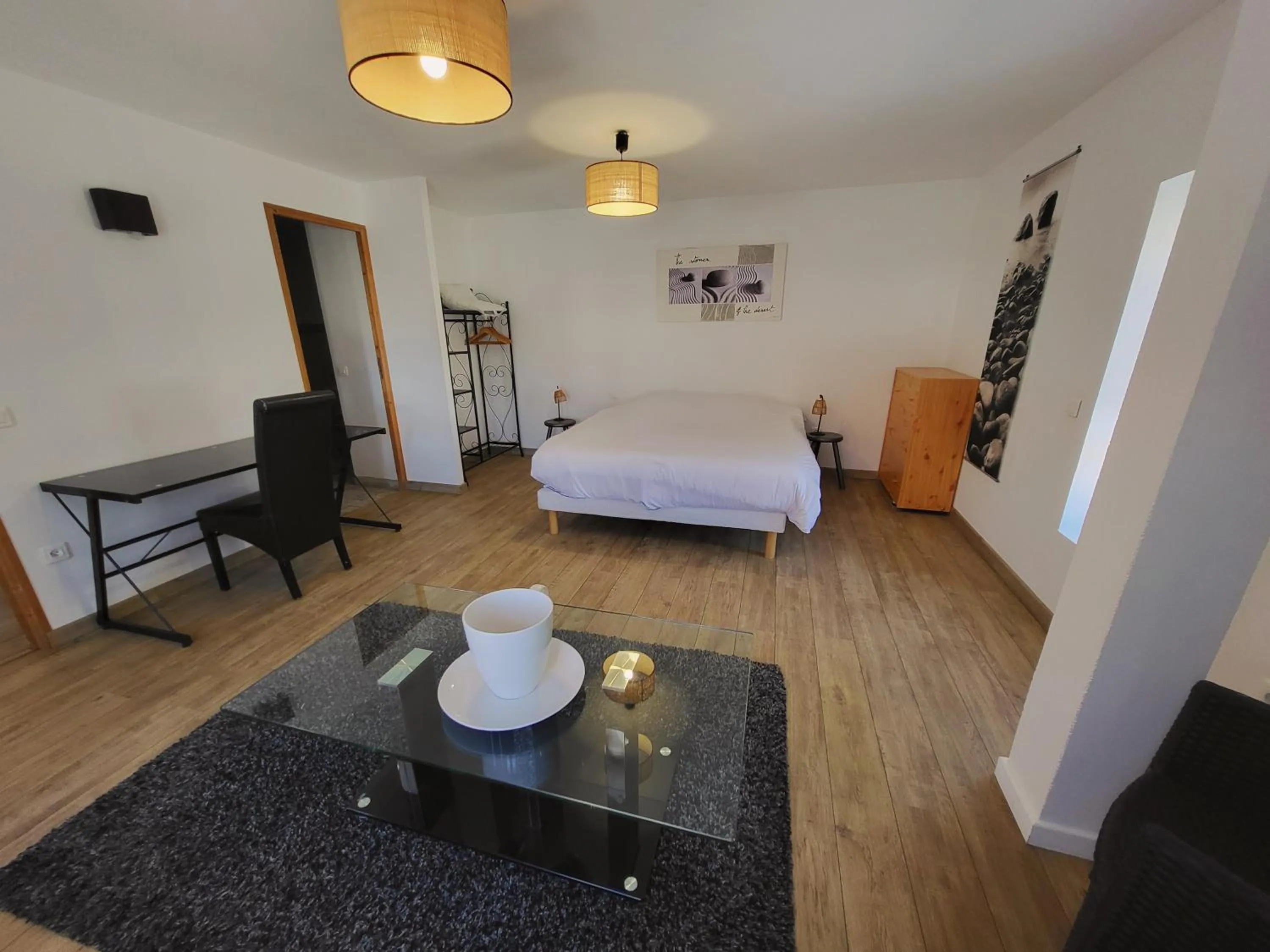 Bedroom, Bed in La marine D'opale