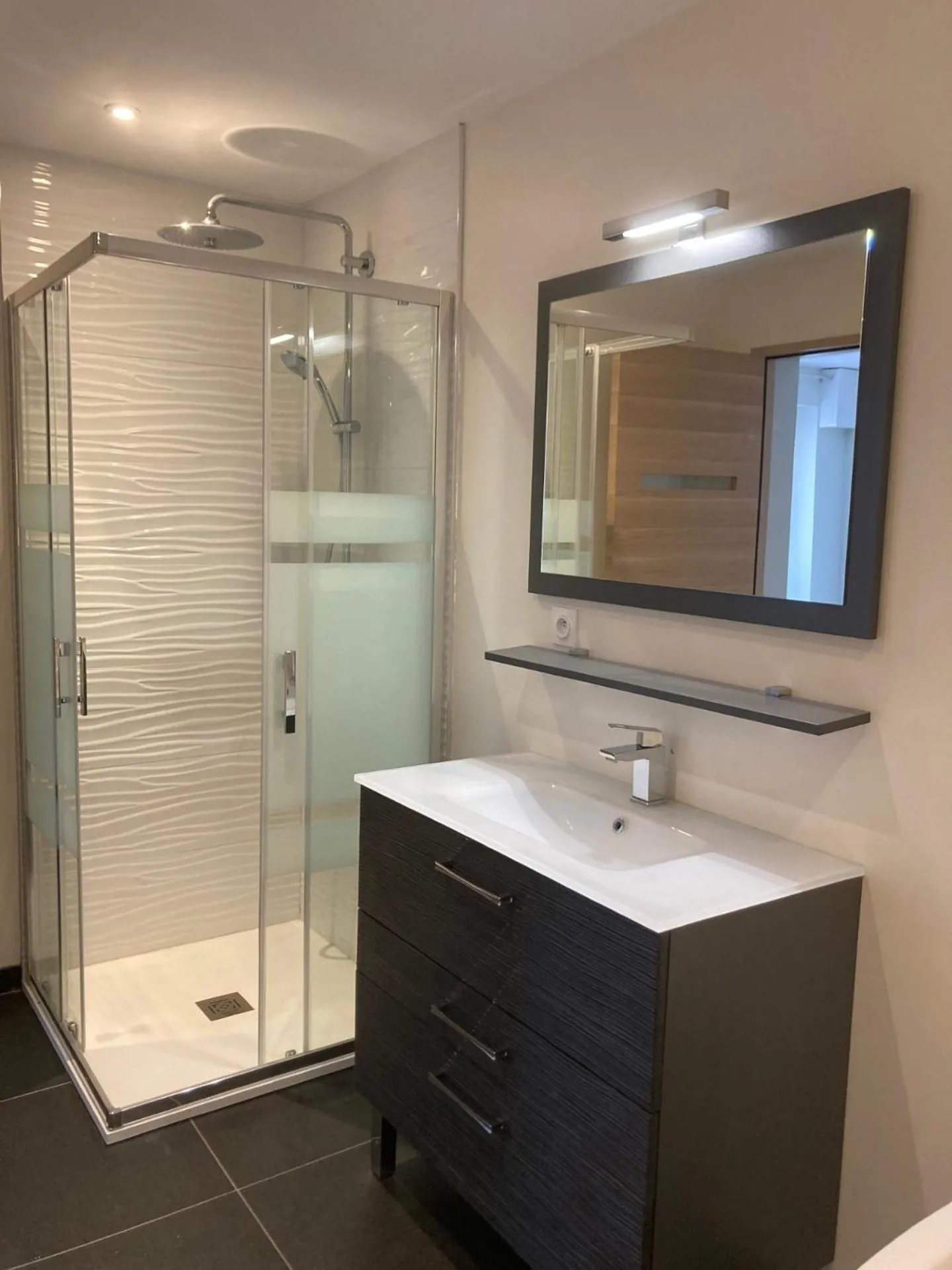 Shower in La marine D'opale