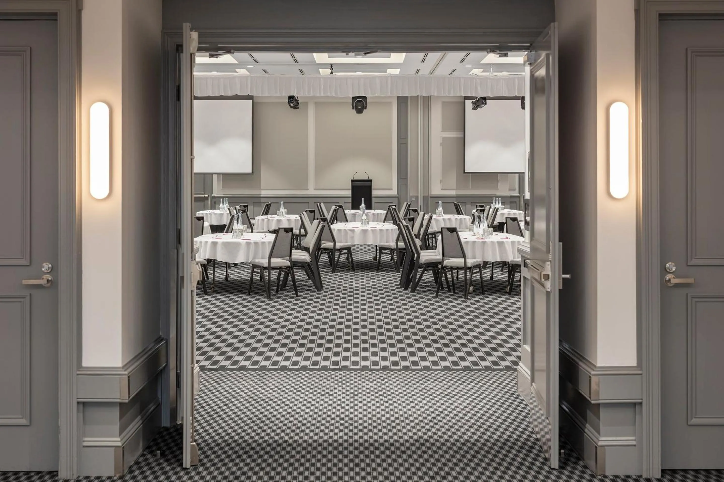 Banquet/Function facilities in Crowne Plaza Terrigal Pacific by IHG