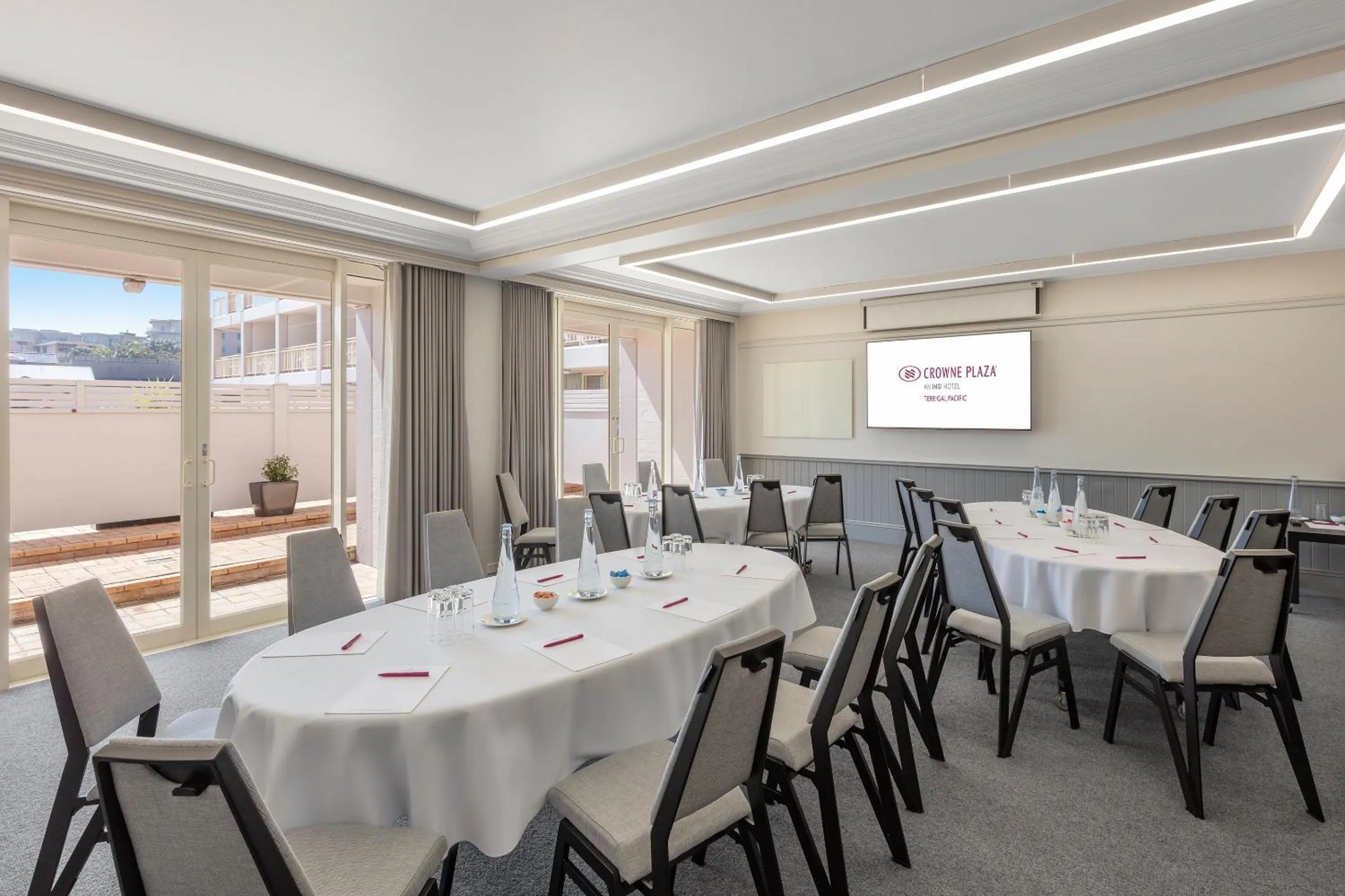Meeting/conference room in Crowne Plaza Terrigal Pacific by IHG
