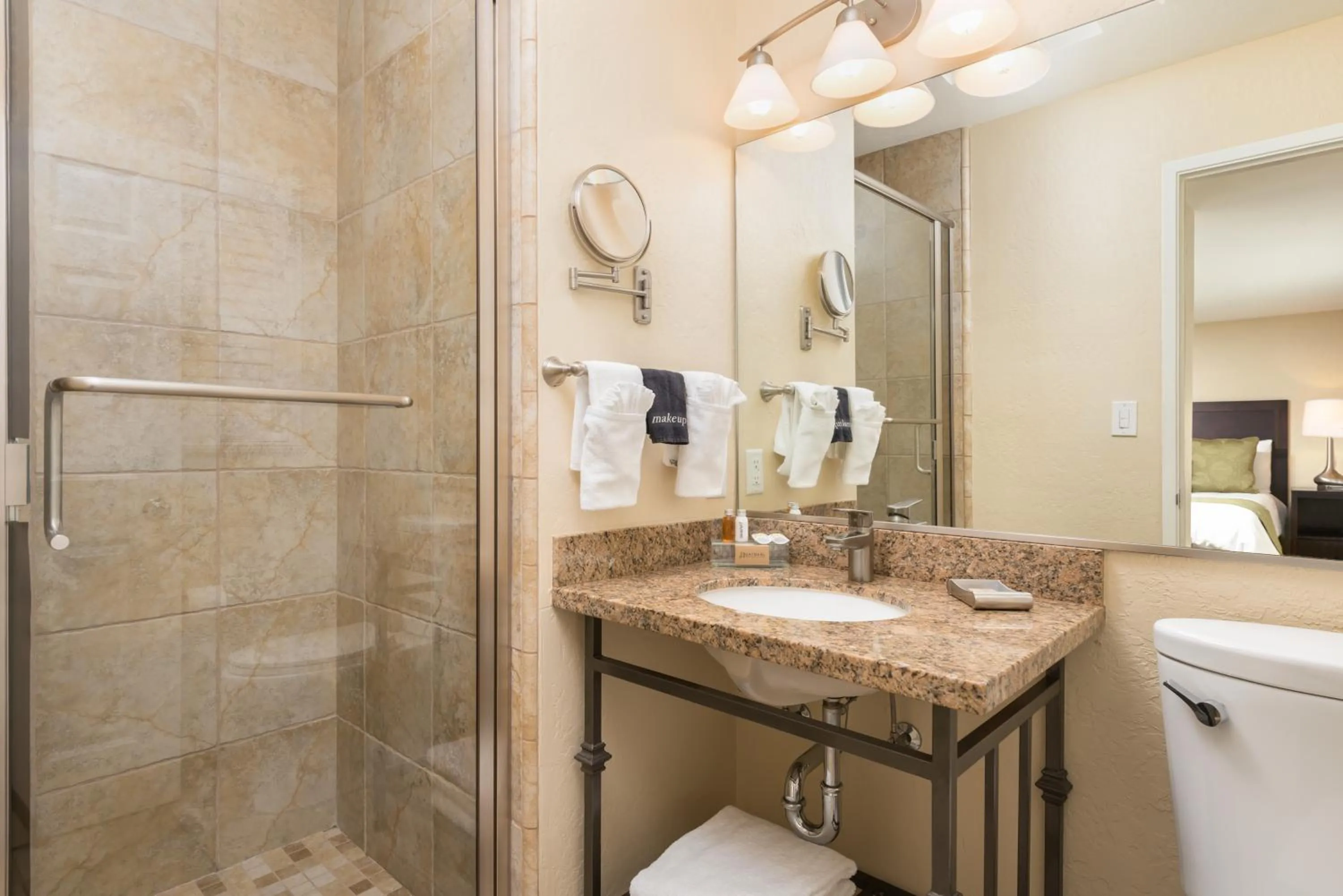 Bathroom in Country Inn Motel