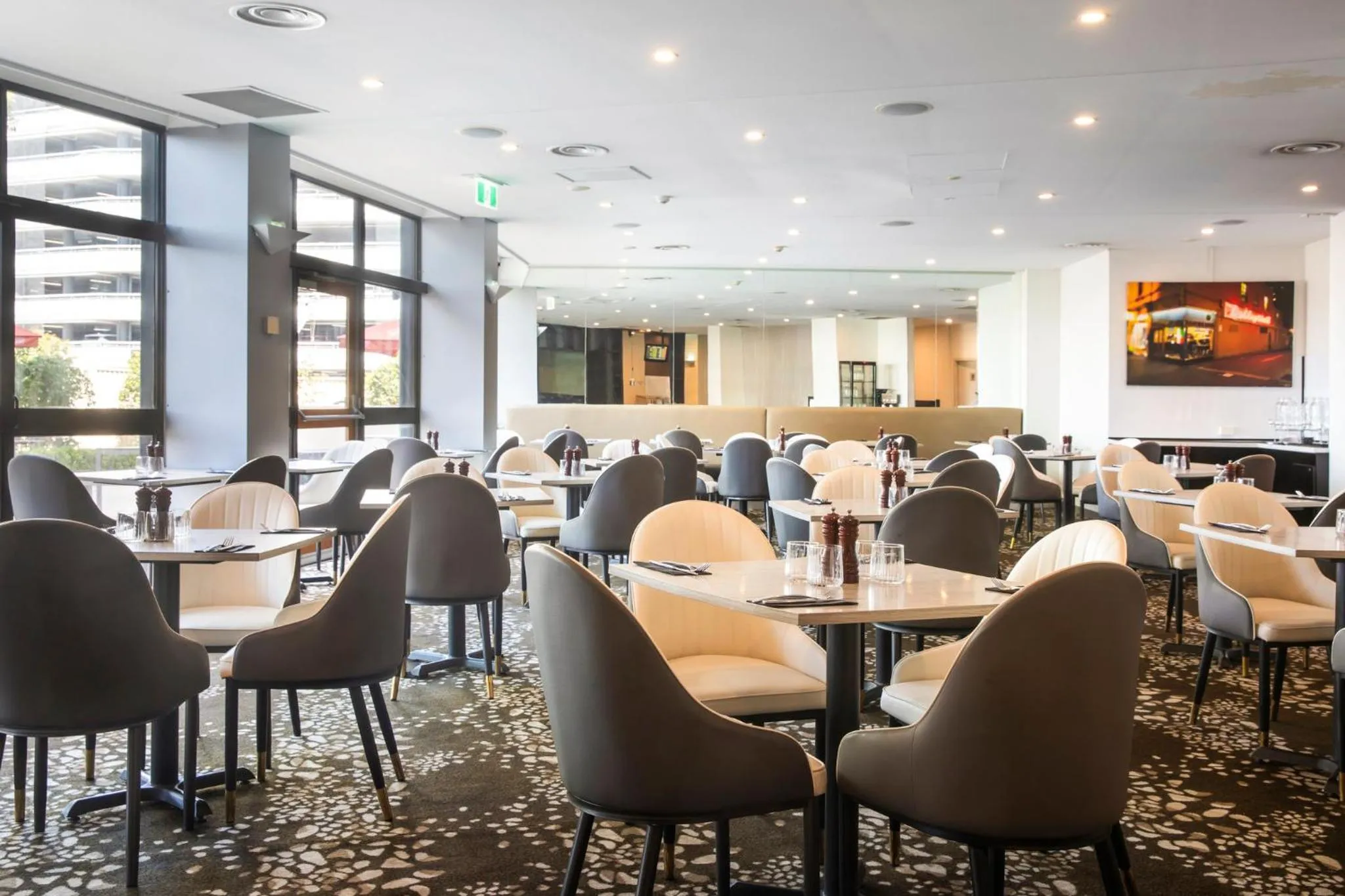 Restaurant/places to eat in Holiday Inn Melbourne Airport by IHG