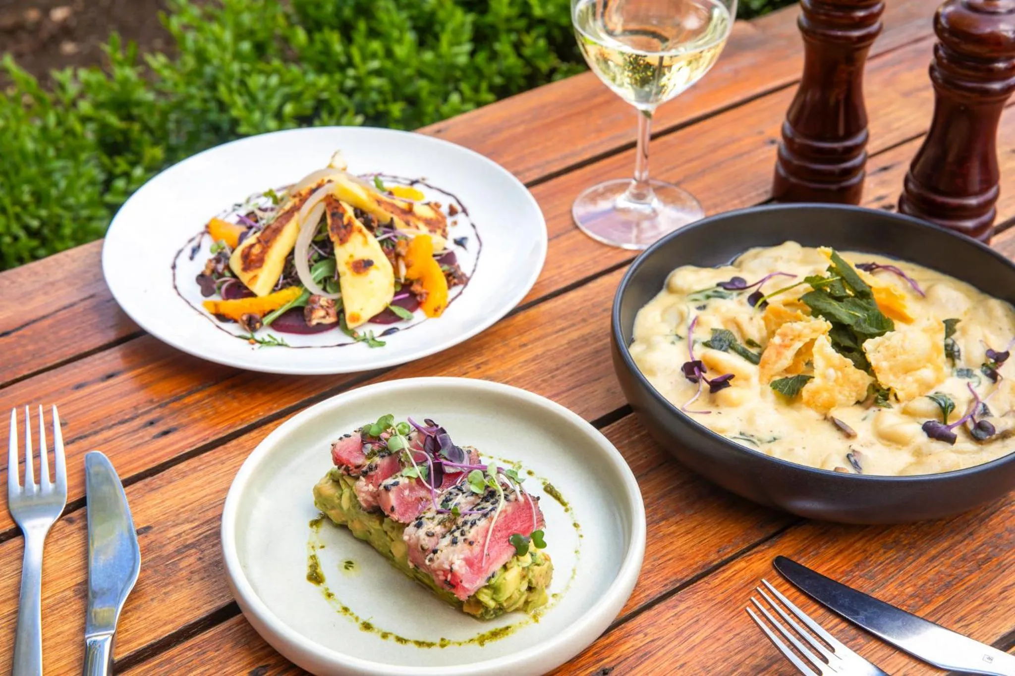 Restaurant/places to eat in Holiday Inn Melbourne Airport by IHG