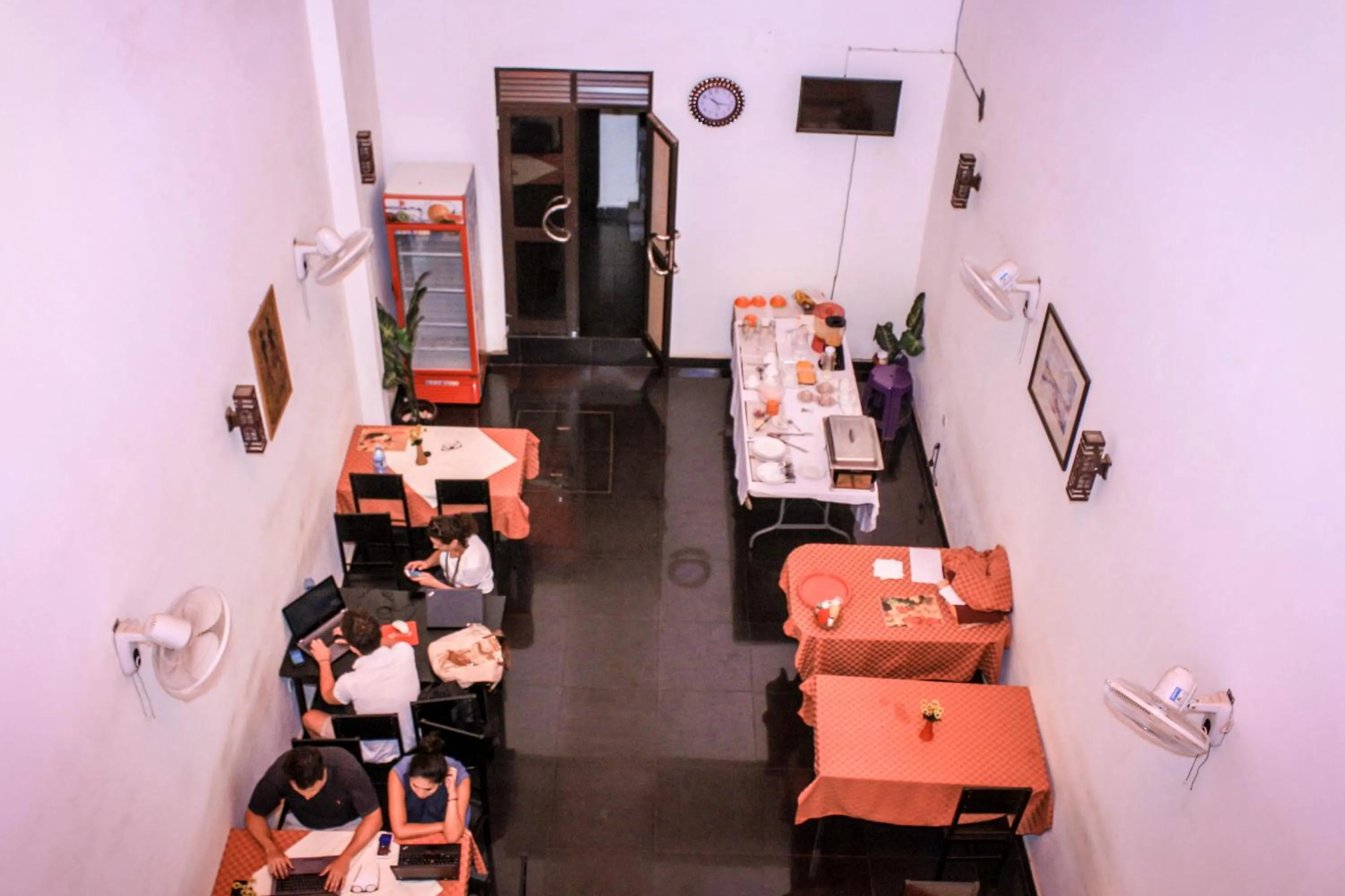 Restaurant/places to eat in Mbale Travellers Inn