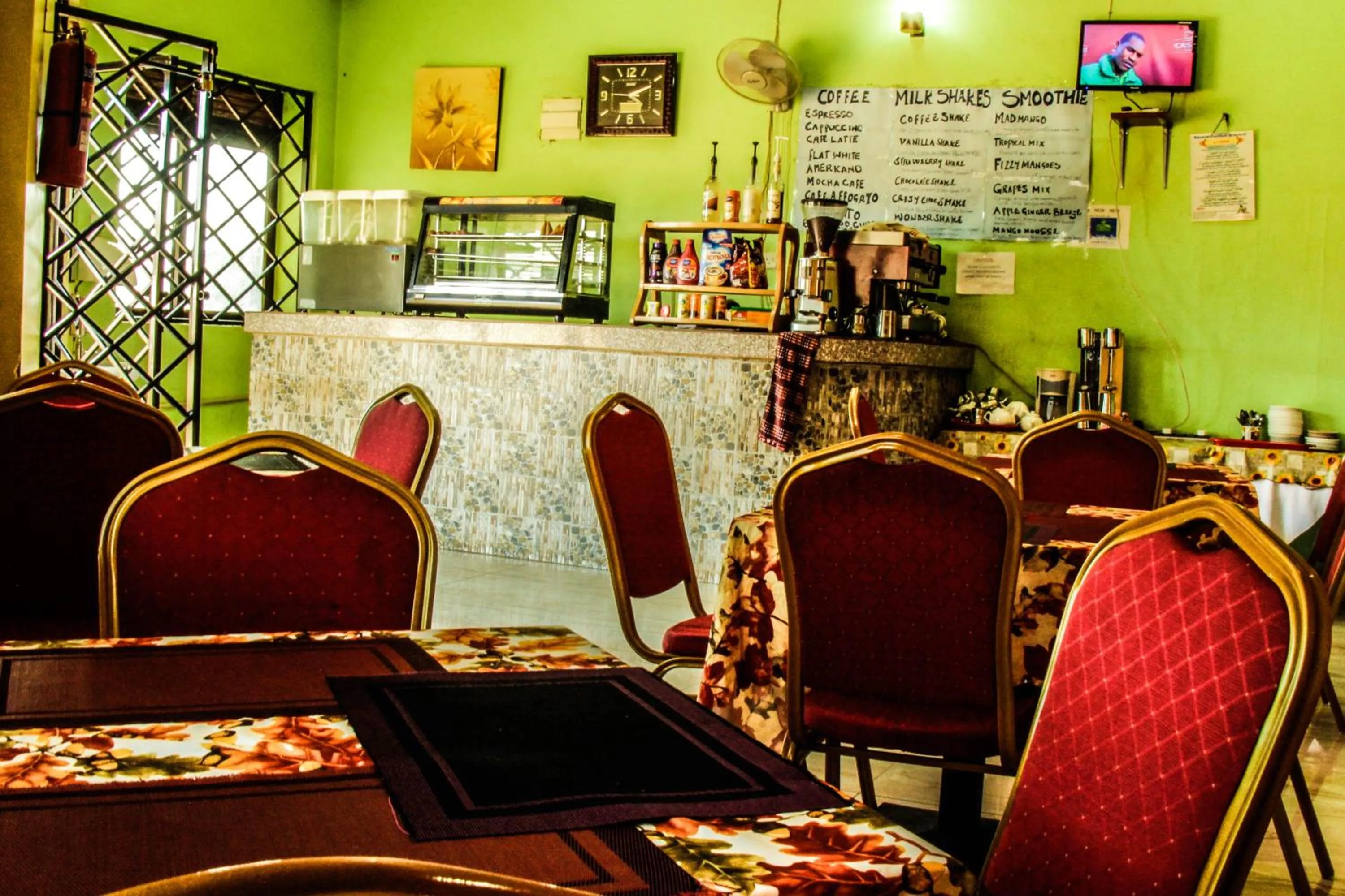 Restaurant/places to eat in Mbale Travellers Inn