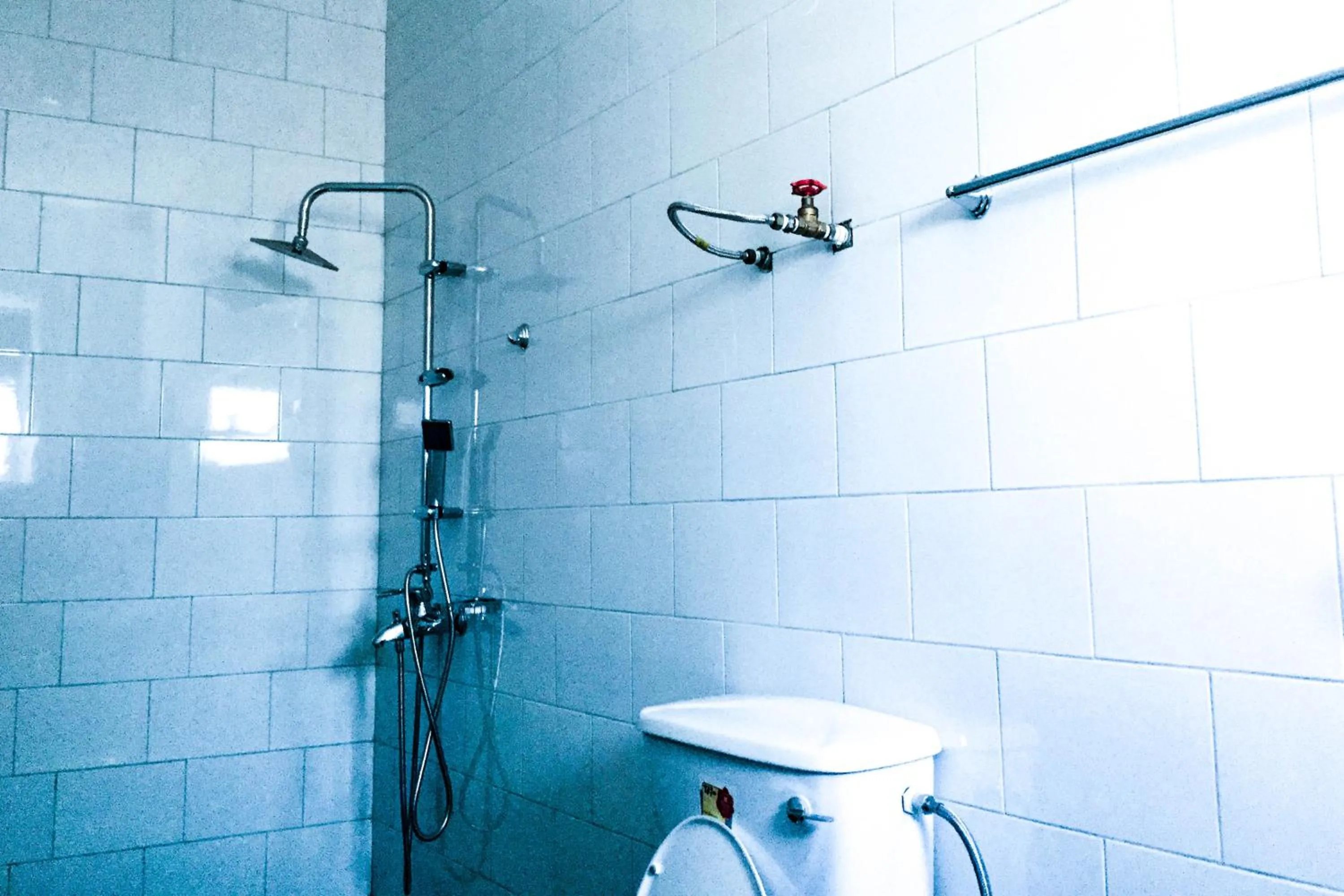 Bathroom in Mbale Travellers Inn