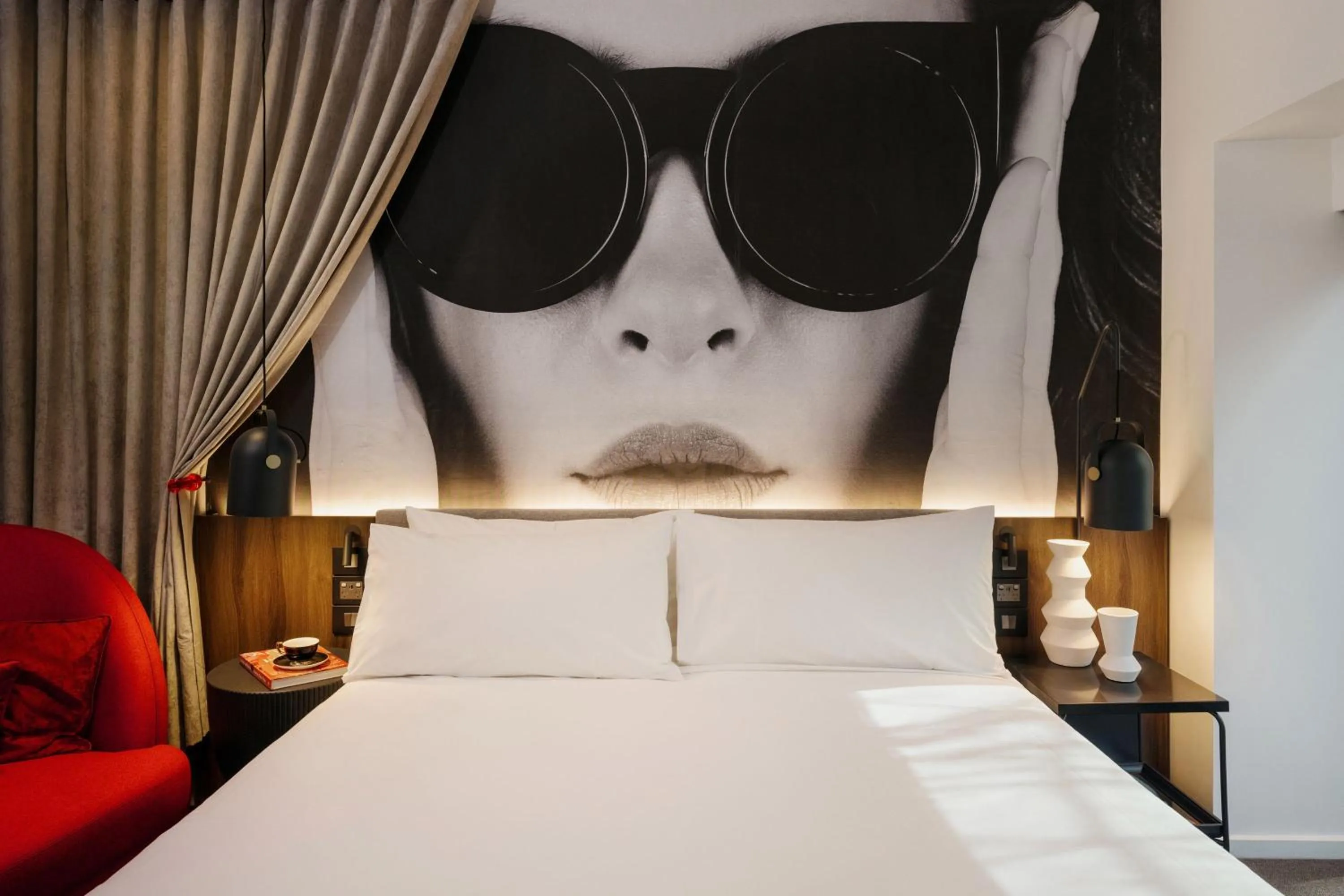 Guests, Bed in Hotel Indigo Melbourne on Flinders by IHG