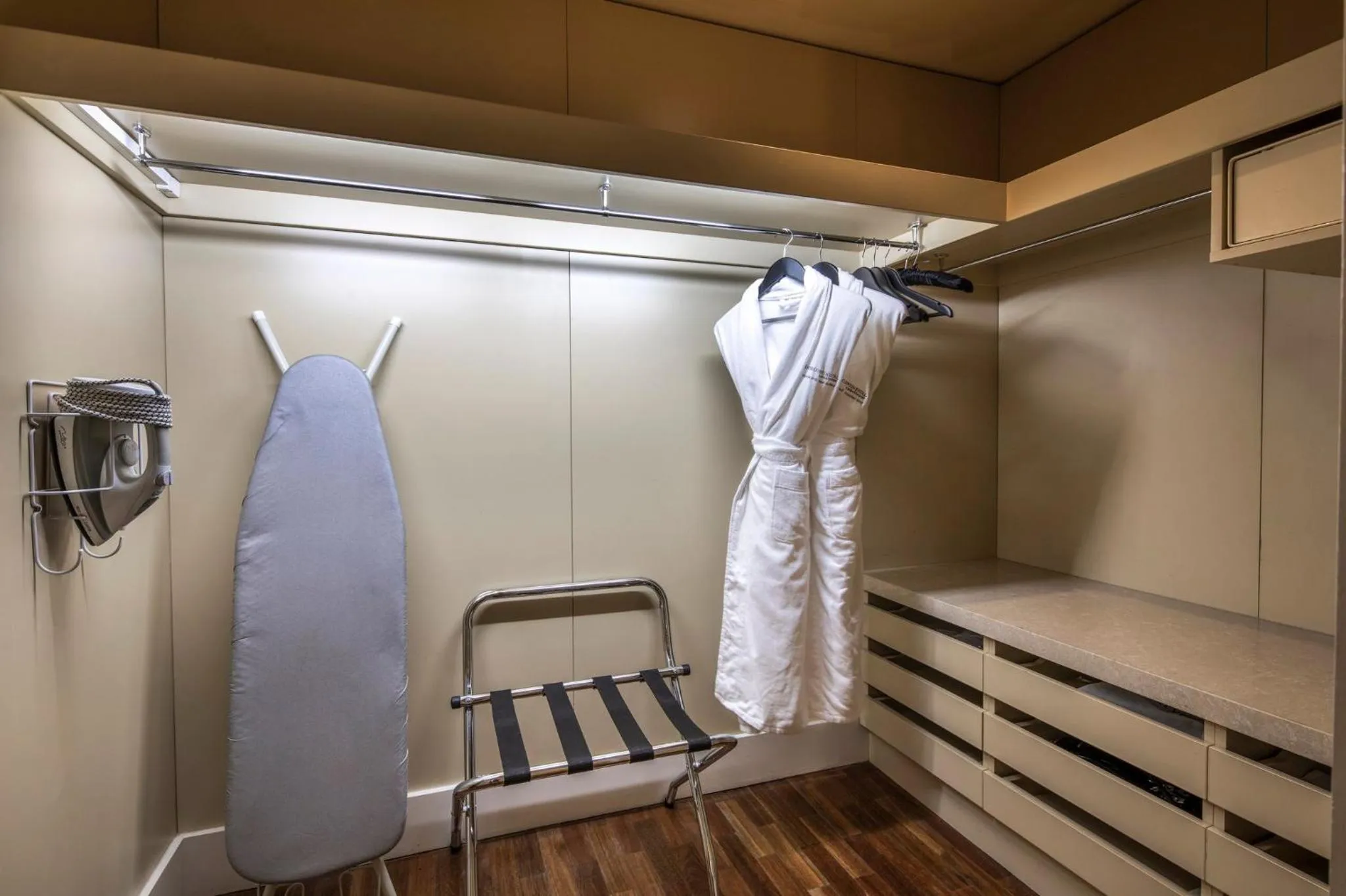 Photo of the whole room in InterContinental Melbourne The Rialto by IHG