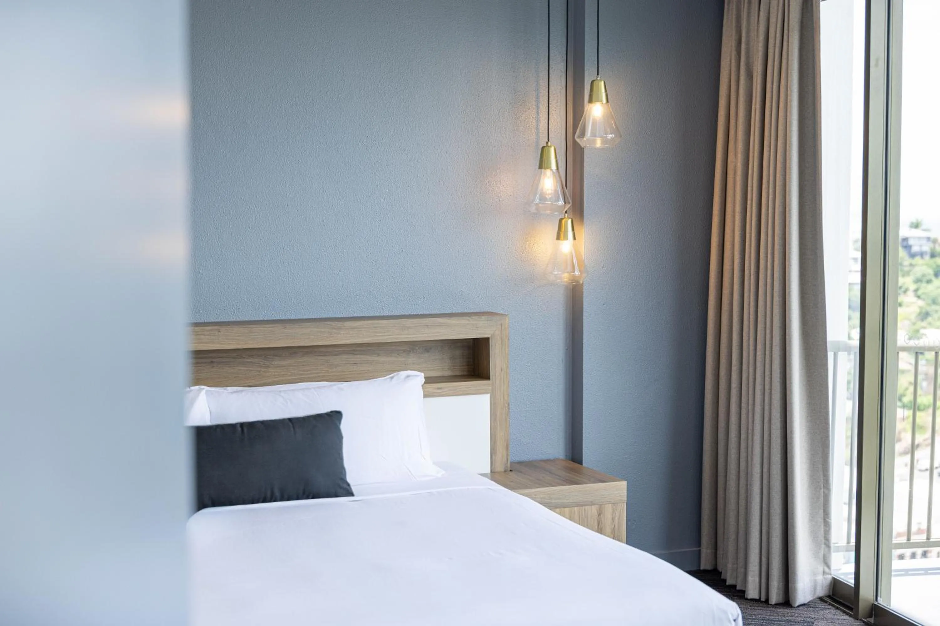 Bed in Hotel Grand Chancellor Townsville