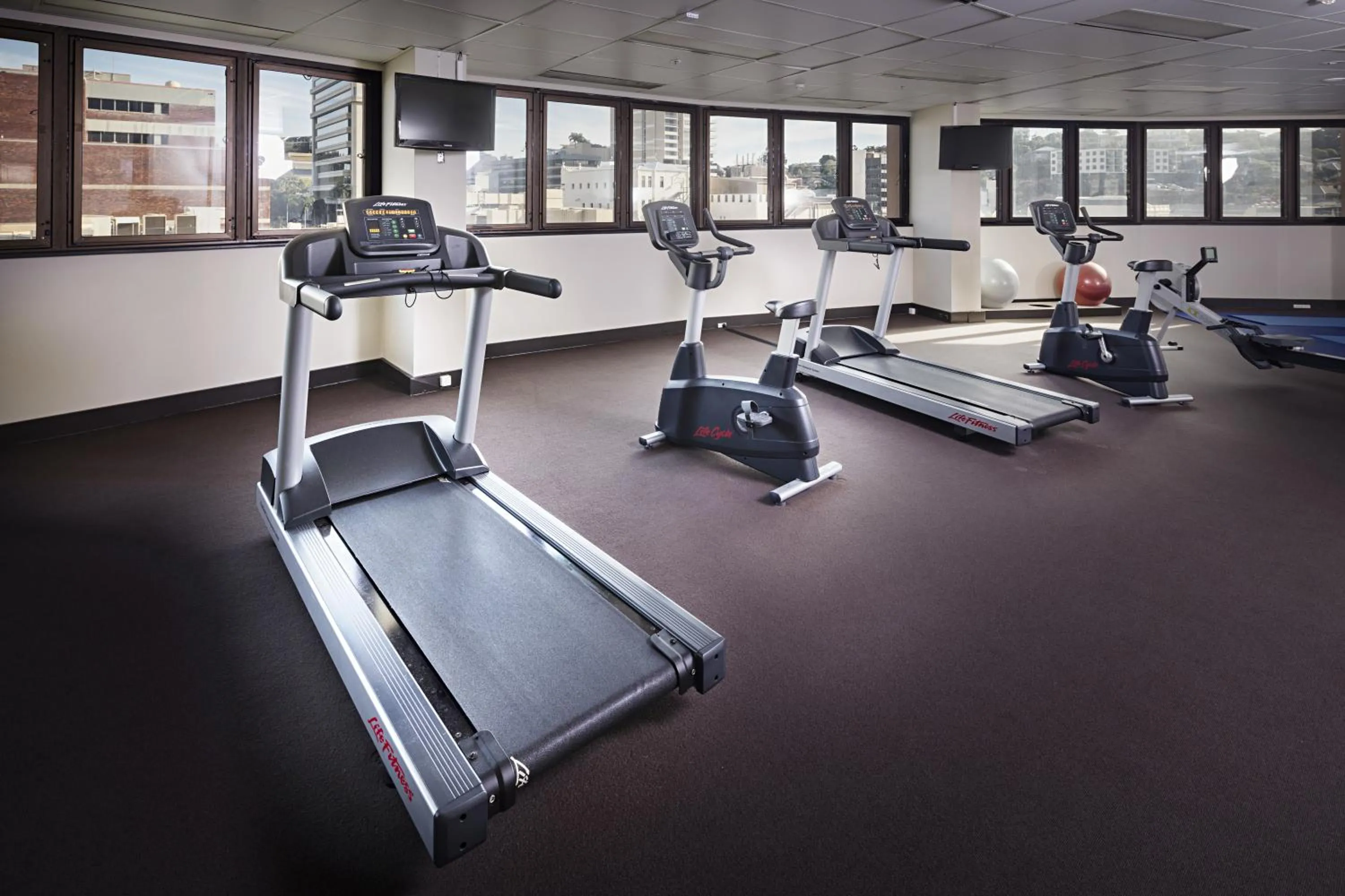 Fitness centre/facilities in Hotel Grand Chancellor Townsville