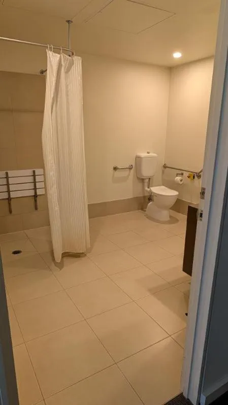 Shower in Wyndham Resort Torquay