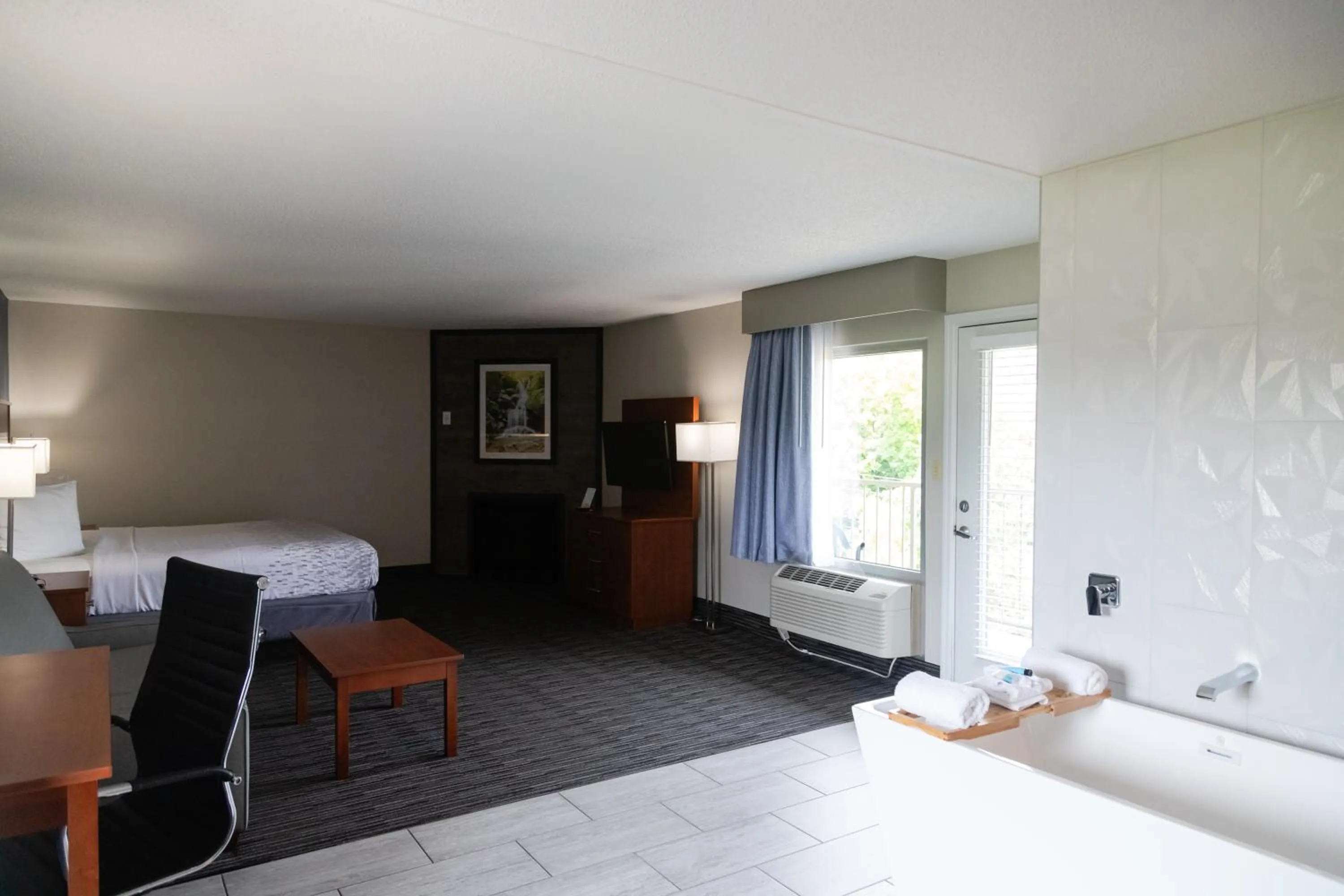 Bedroom, Bed in Twin Mountain Inn & Suites