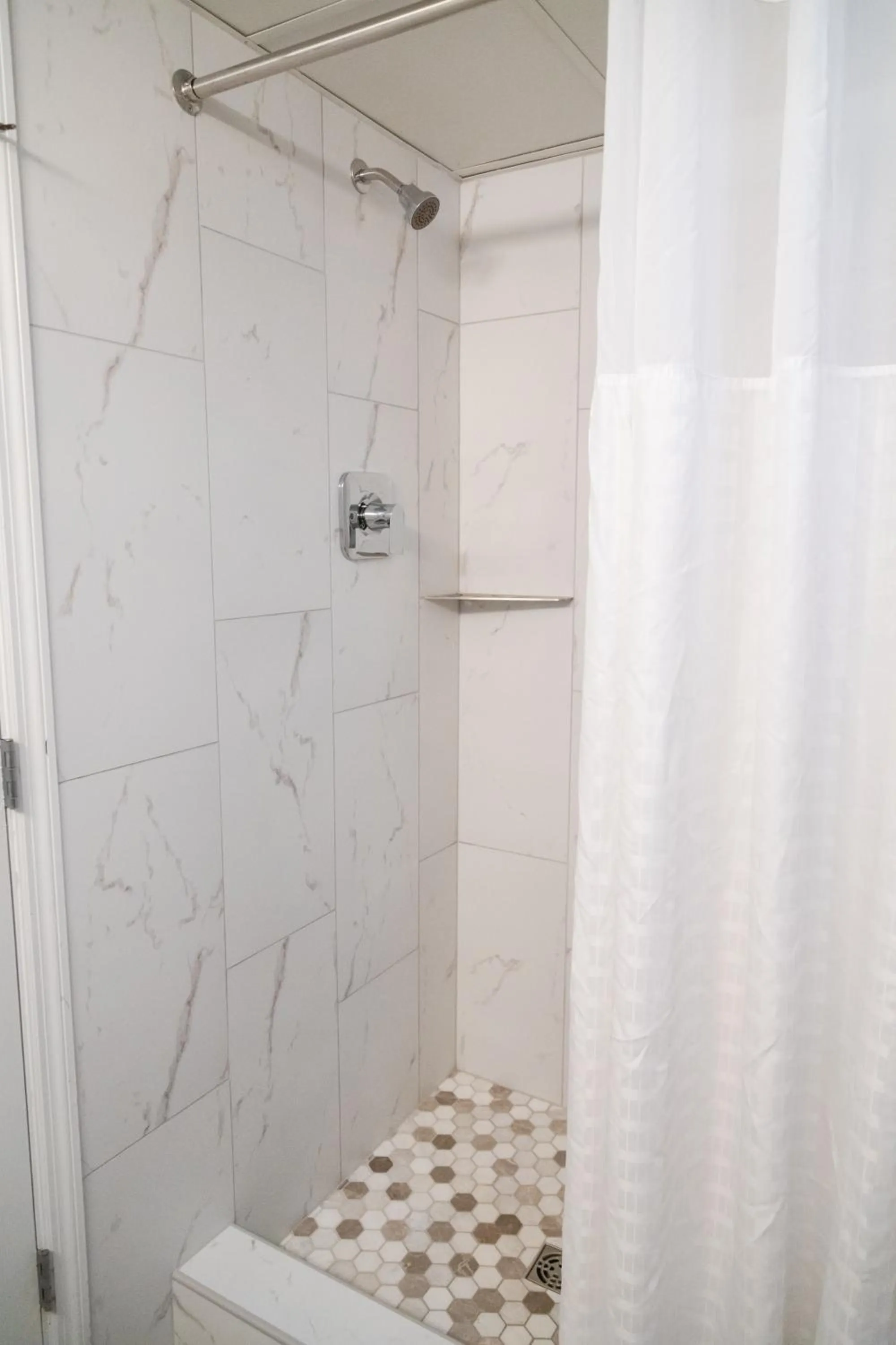 Shower in Twin Mountain Inn & Suites