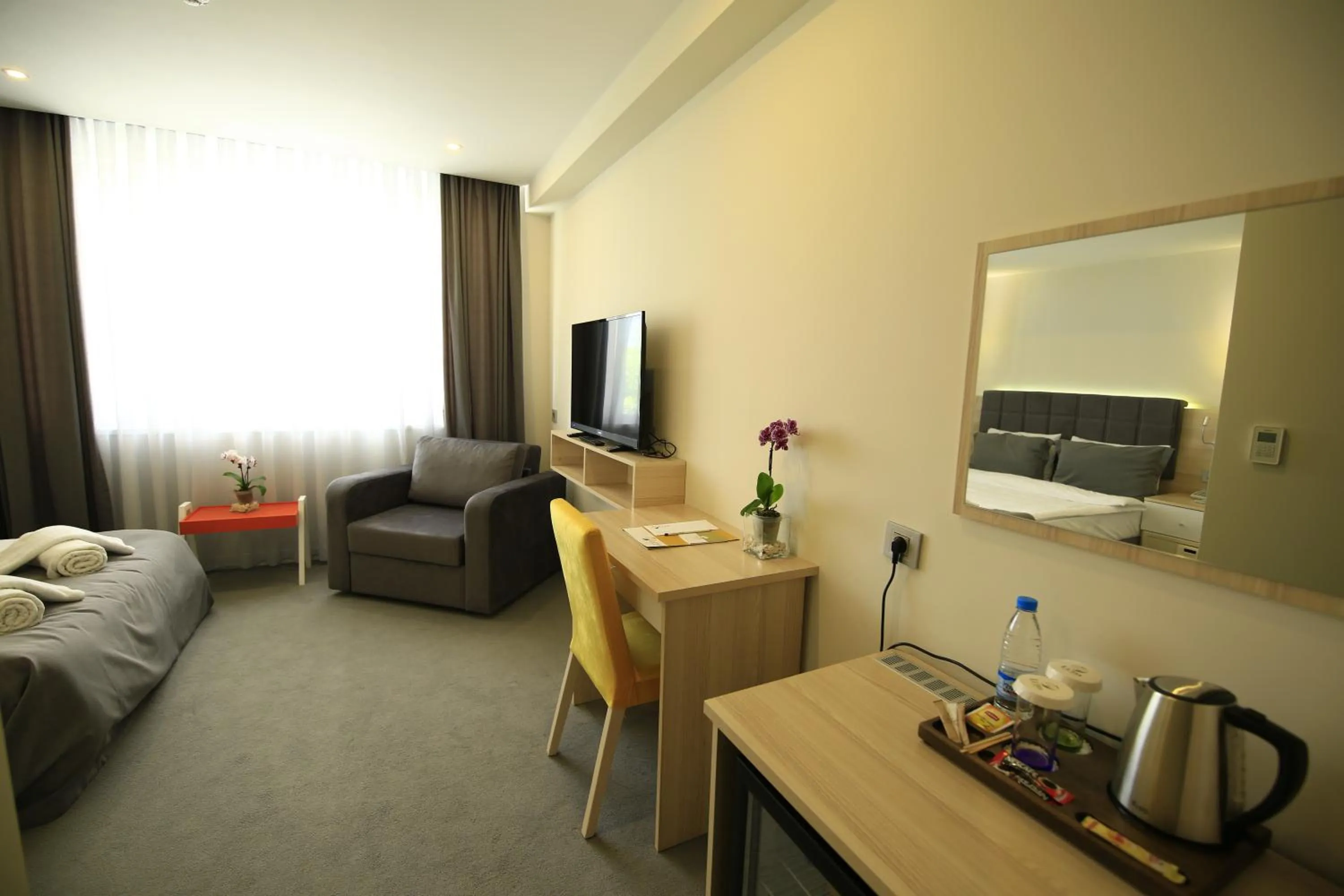 Bedroom, Bed in leto city hotel