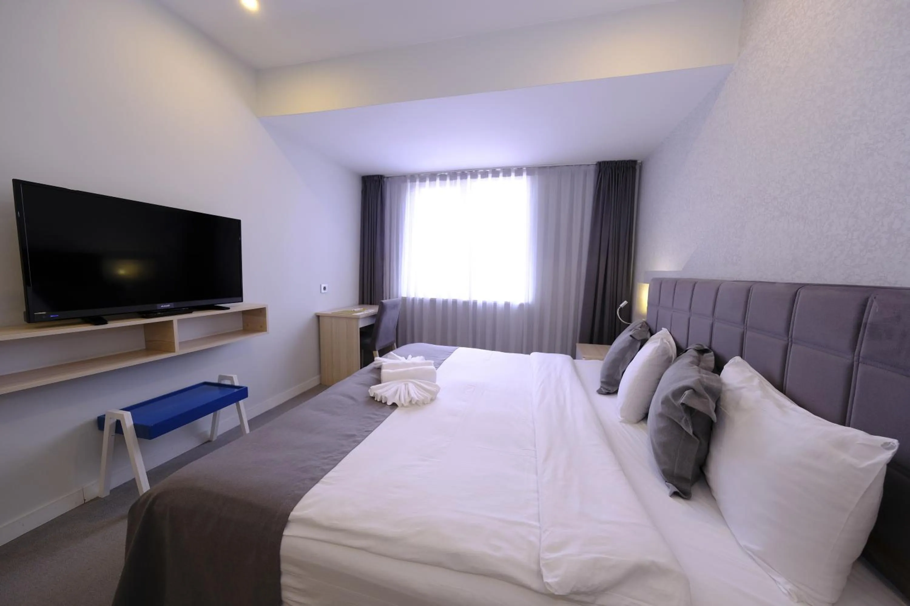 Photo of the whole room, Bed in leto city hotel