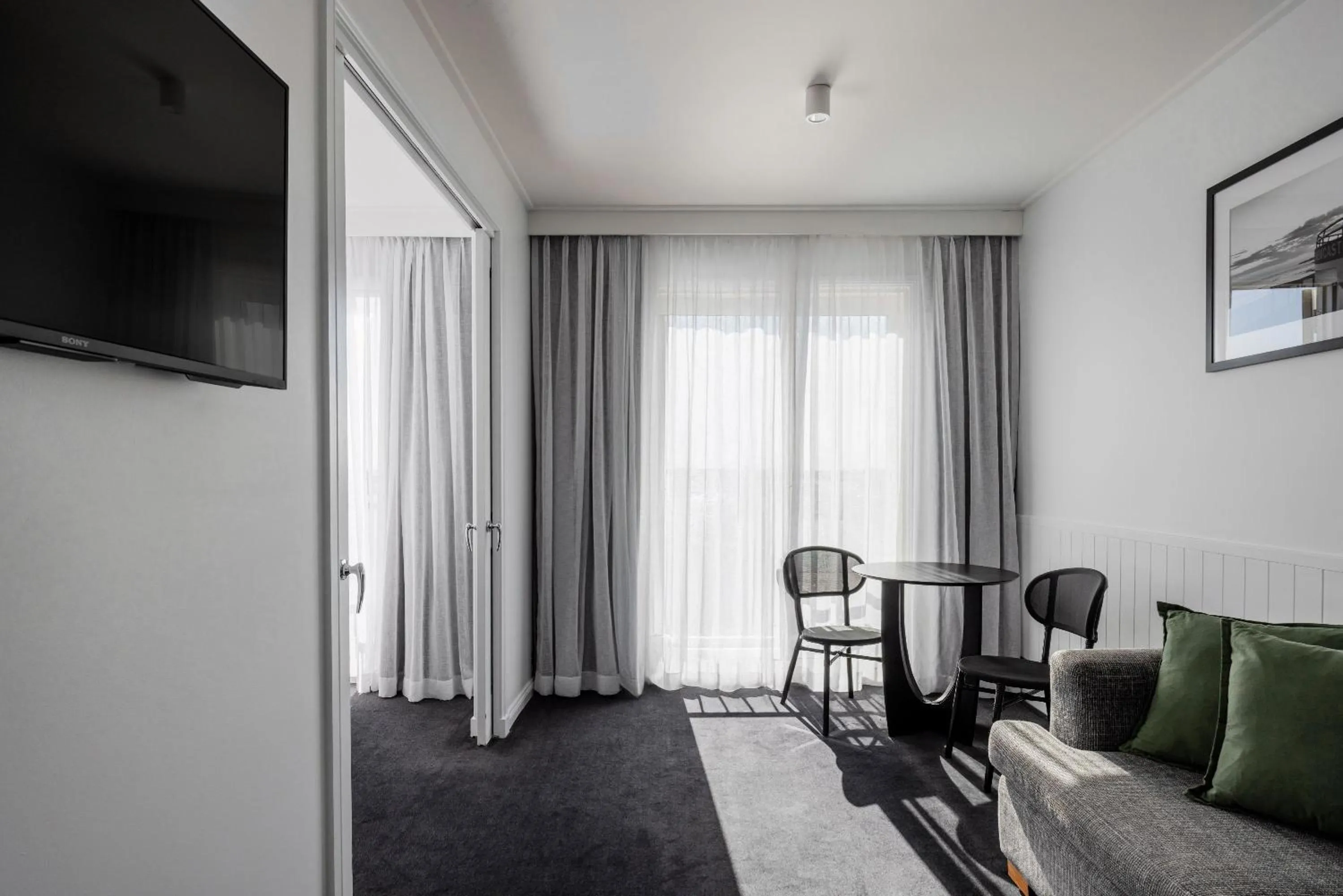 TV and multimedia in Rydges Newcastle