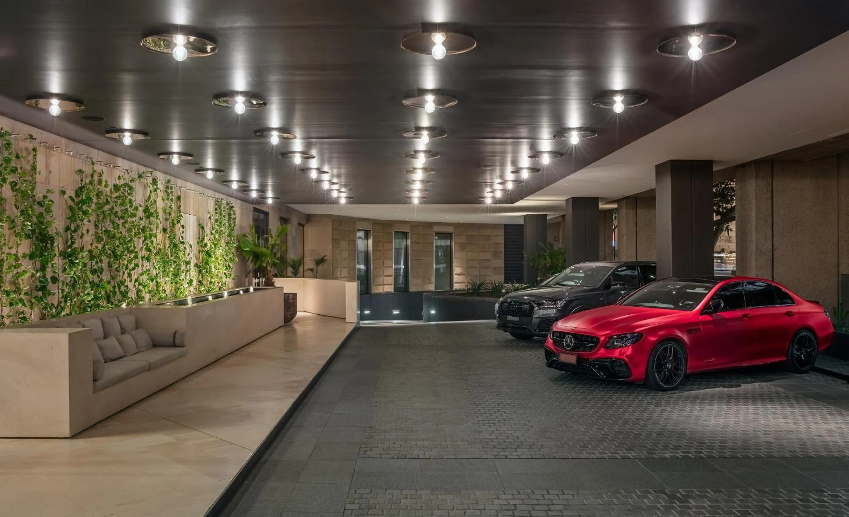 Parking in InterContinental Sydney by IHG