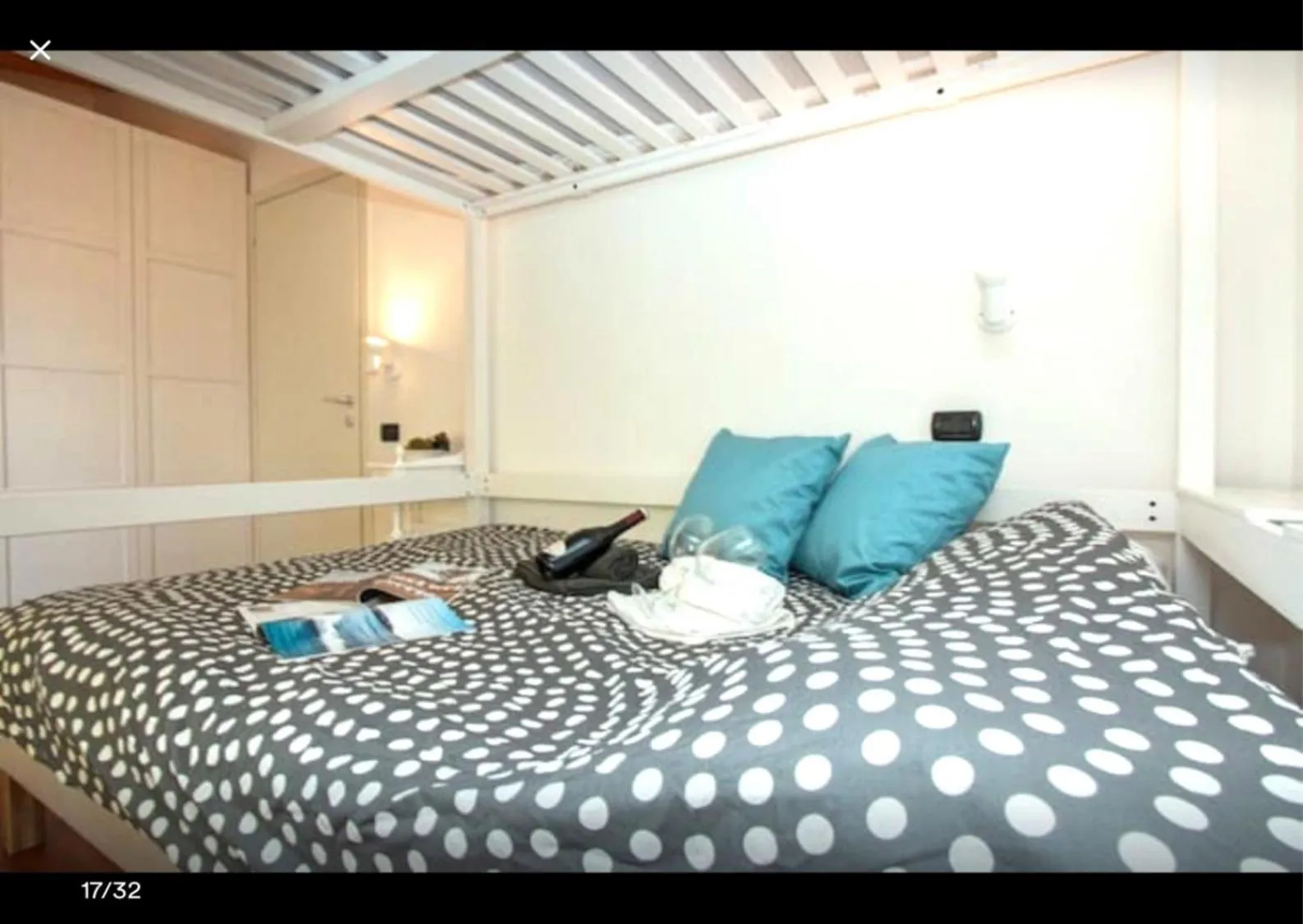 Bed in Sirmione Rosselli Apartments