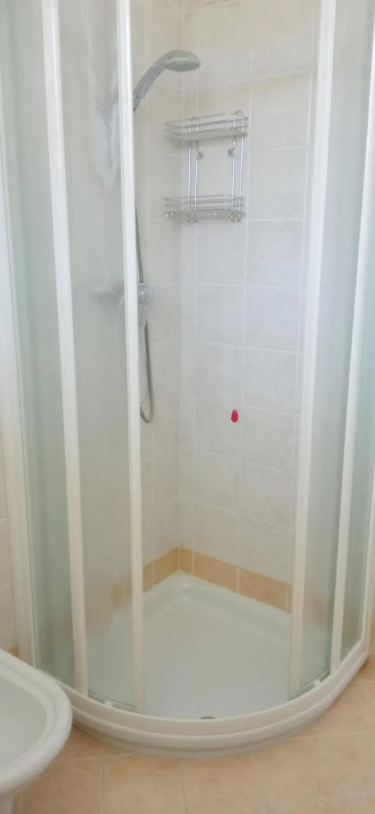Shower in Sirmione Rosselli Apartments