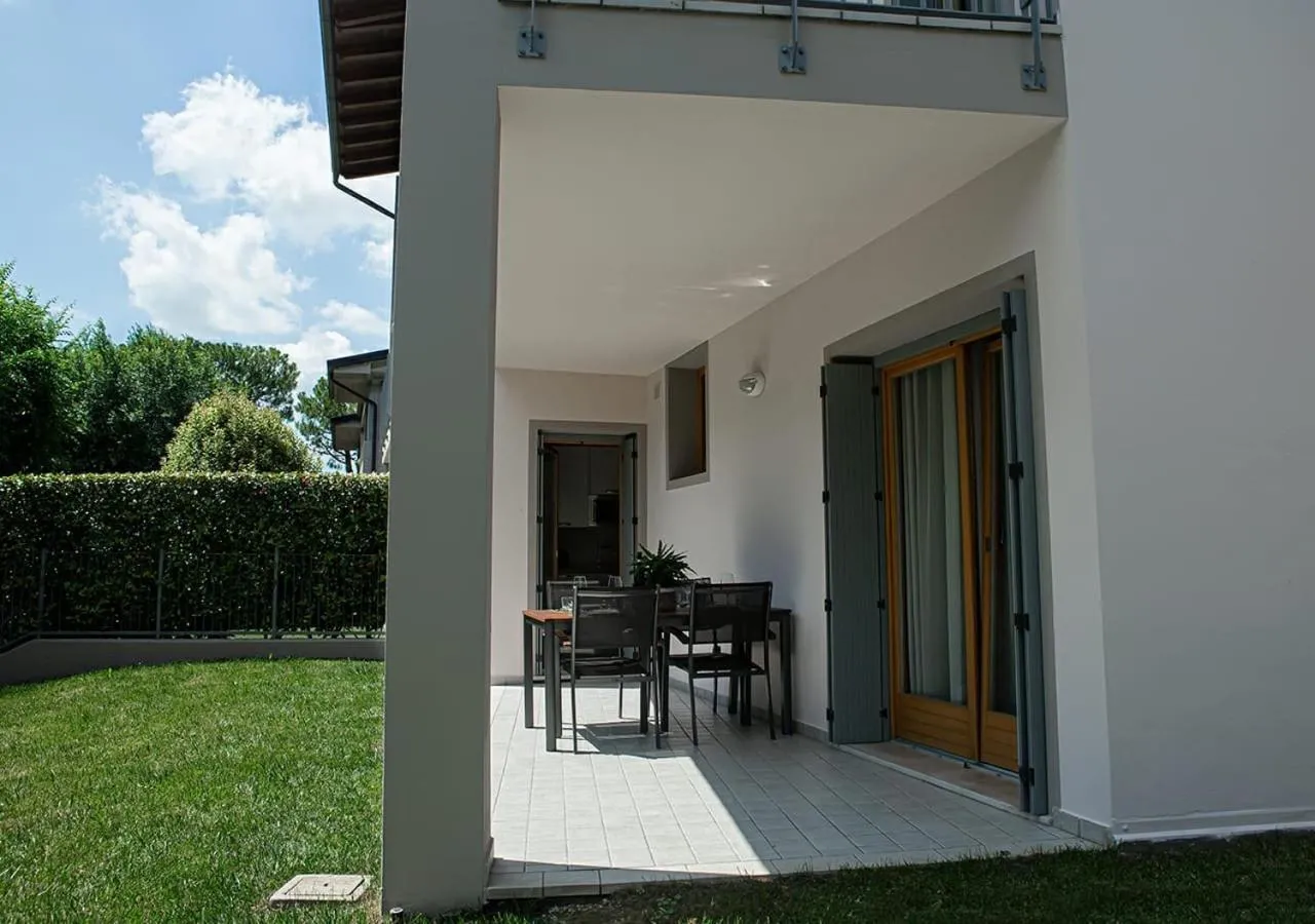 Patio in Sirmione Rosselli Apartments