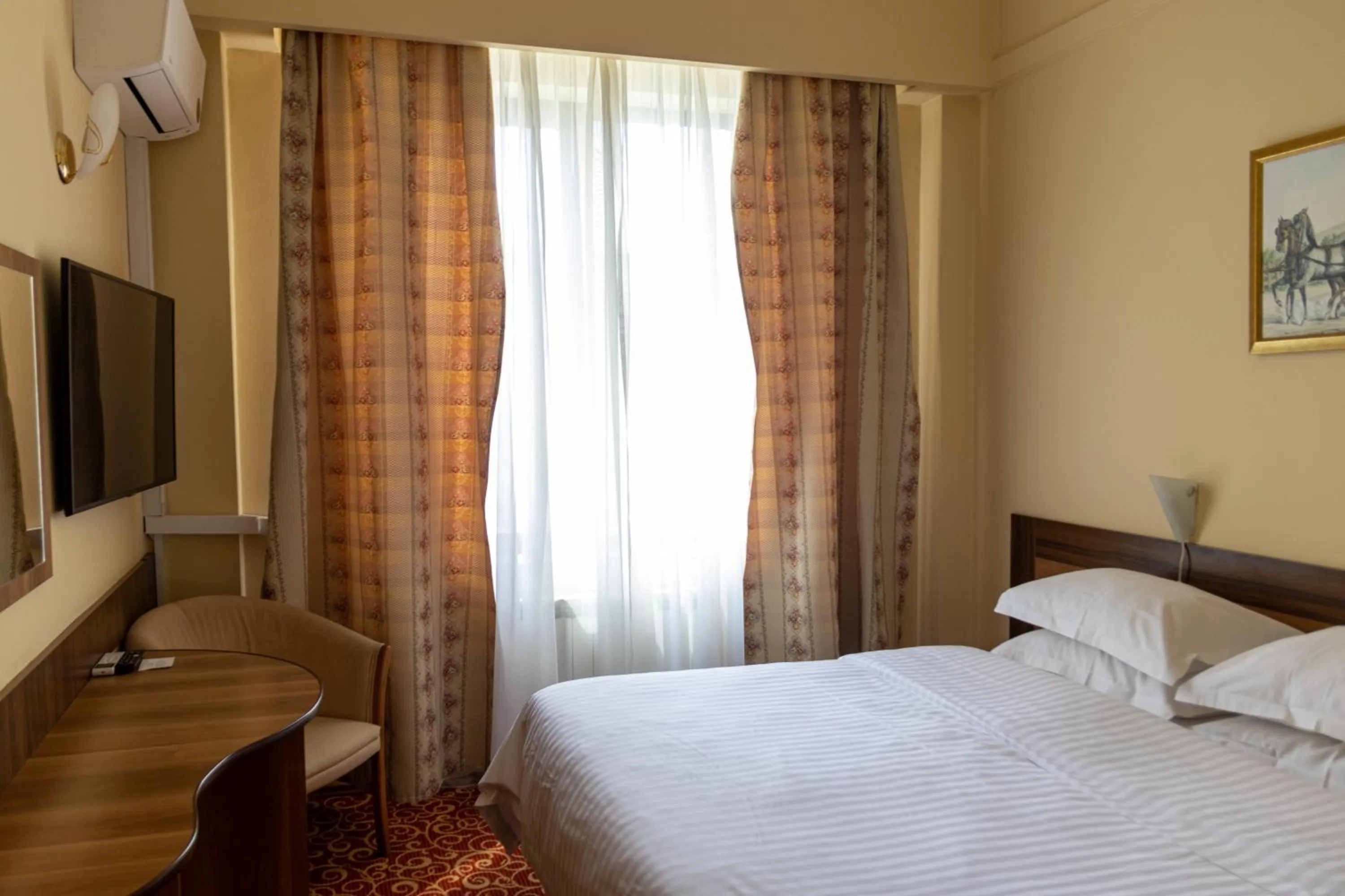 Bedroom, Bed in Hotel Central