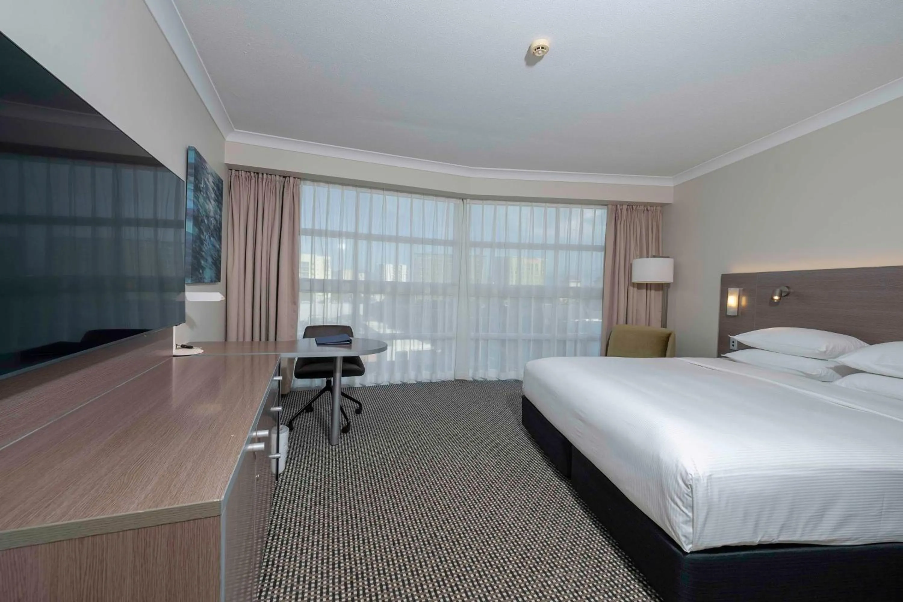 Bedroom, Bed in DoubleTree by Hilton Cairns