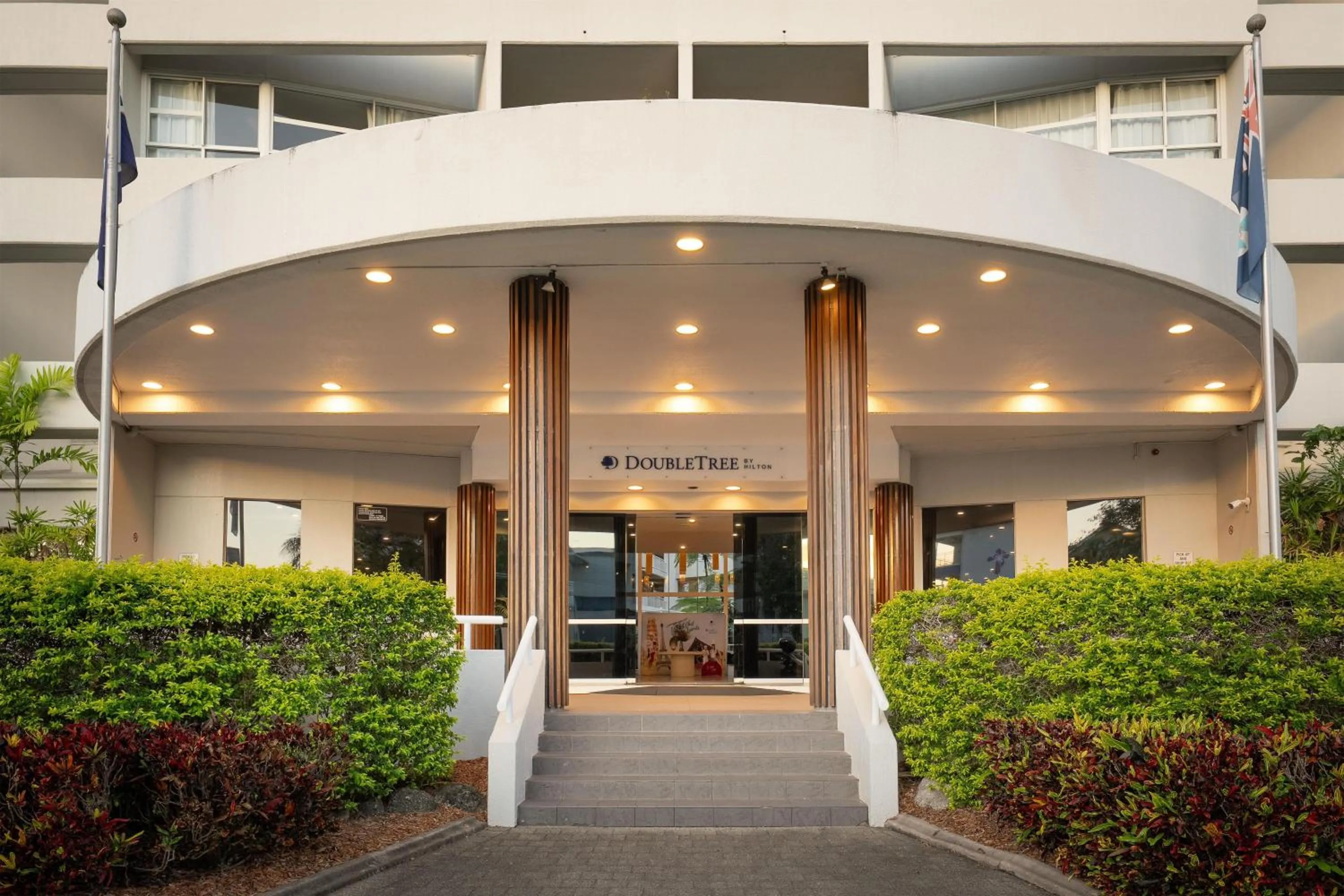 Property building in DoubleTree by Hilton Cairns