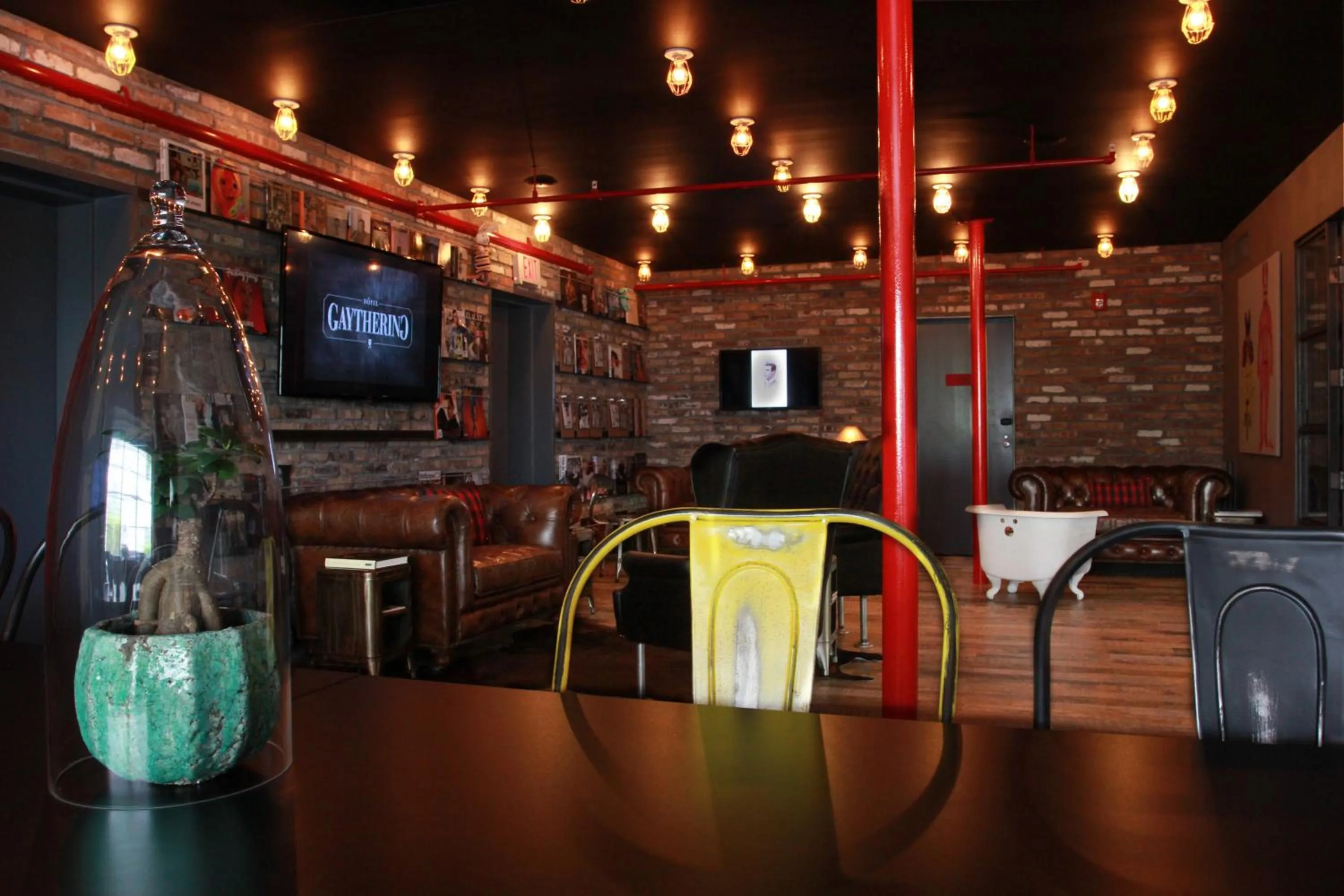 Lounge or bar in Crates at the Gaythering - Men Only