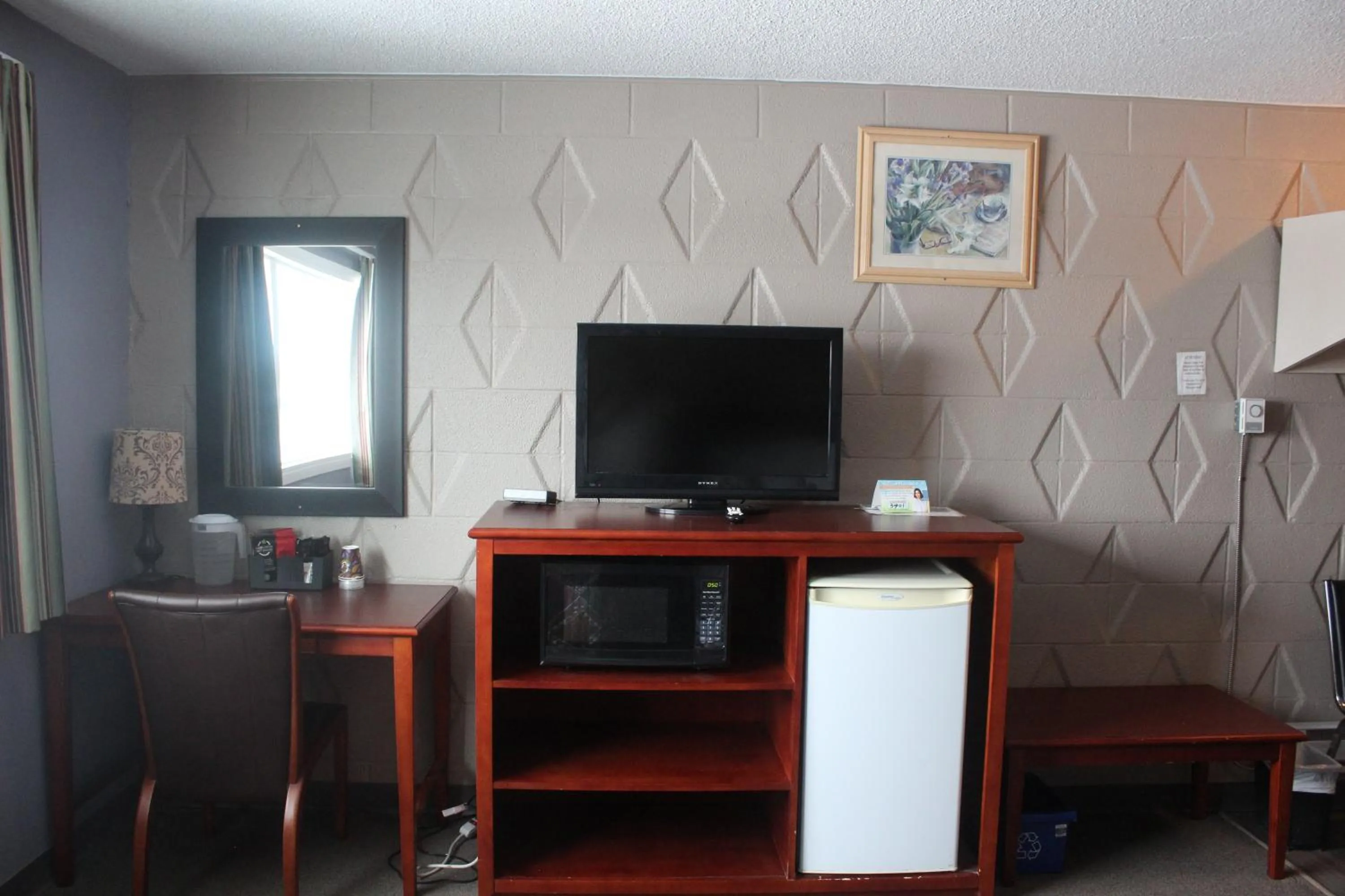 hair dresser in Esterhazy Motor Hotel