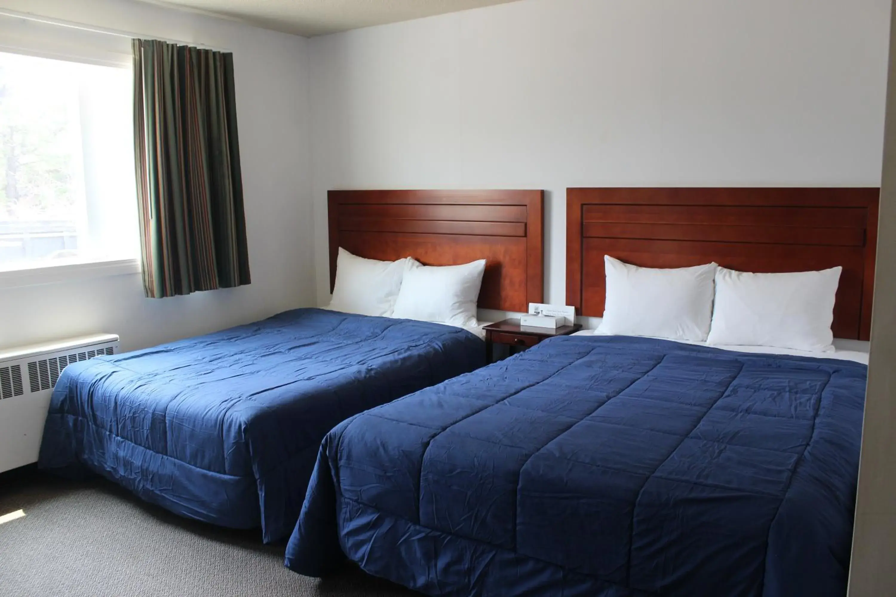 Double Room with Private Bathroom - single occupancy - Non Smoking in Esterhazy Motor Hotel Double Room with Private Bathroom - single occupancy - Non Smoking in Esterhazy Motor Hotel