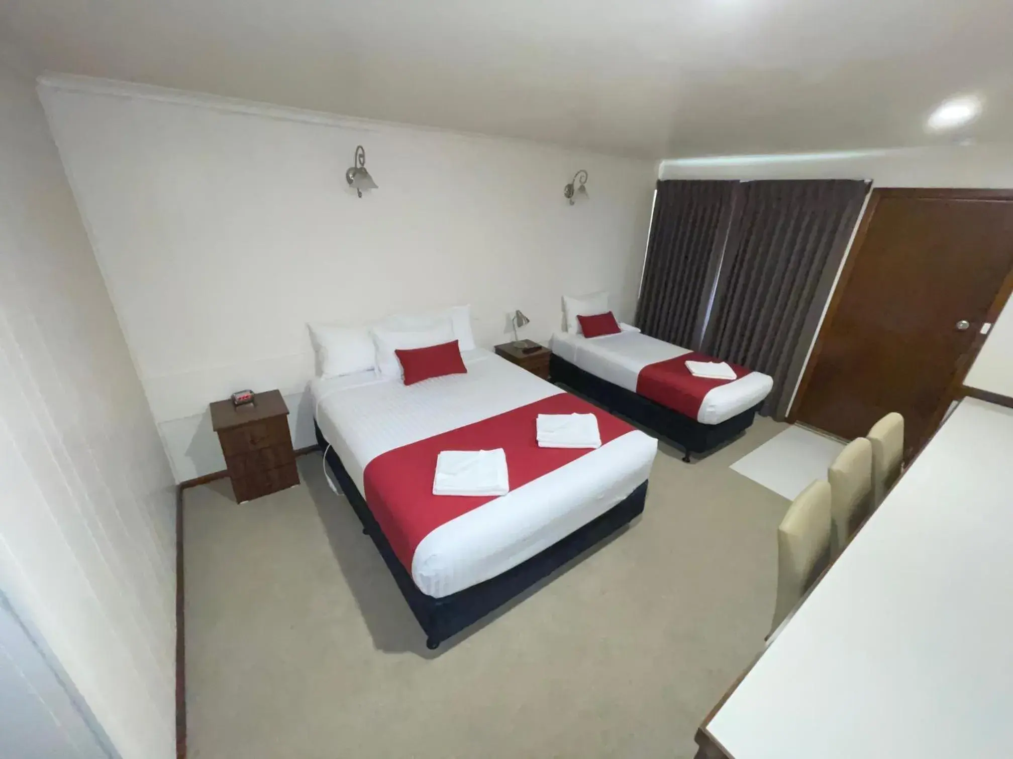 Budget Twin Room in Jerilderie Motor Inn Budget Twin Room in Jerilderie Motor Inn
