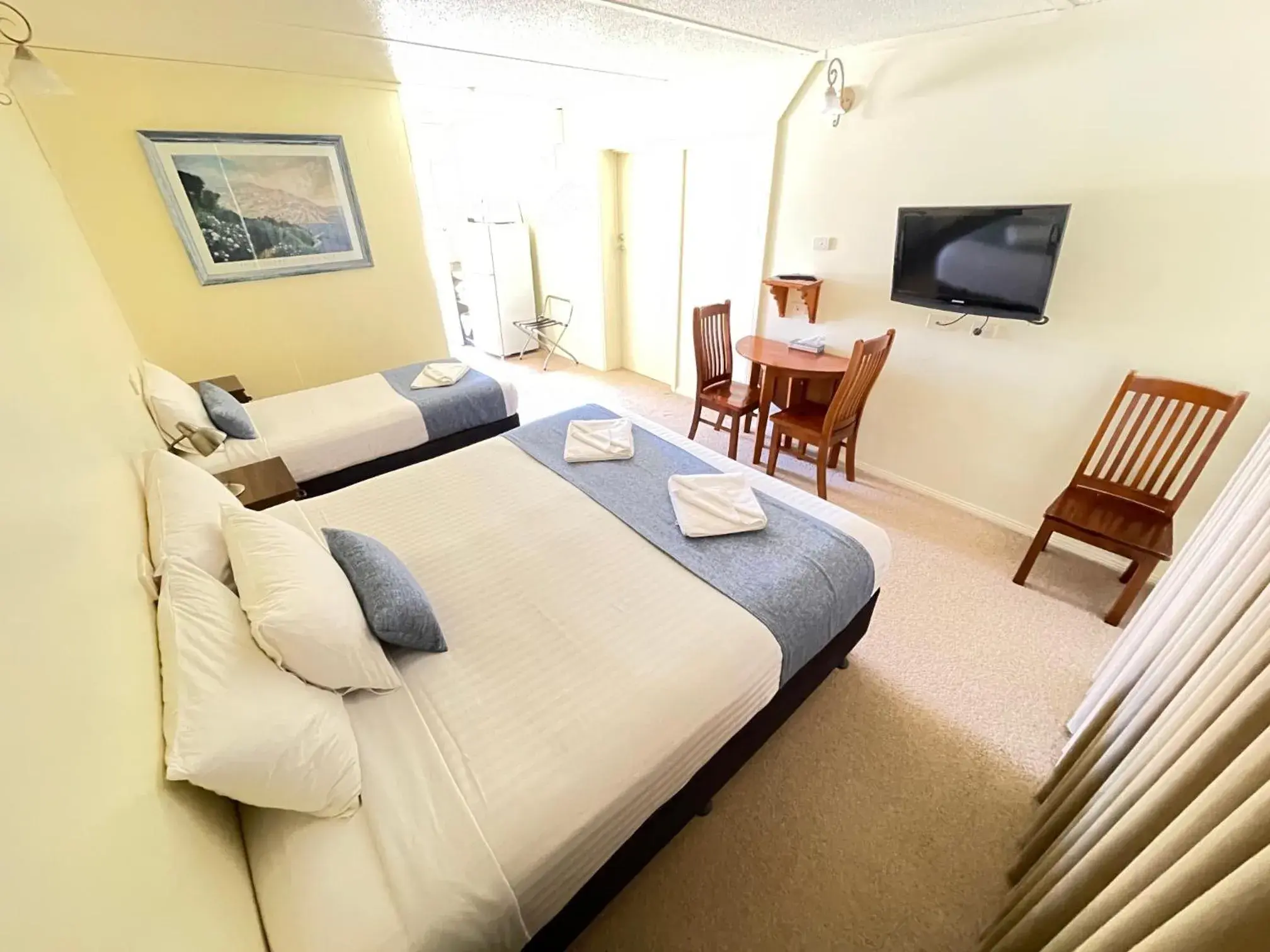 Budget Twin Room in Jerilderie Motor Inn Budget Twin Room in Jerilderie Motor Inn