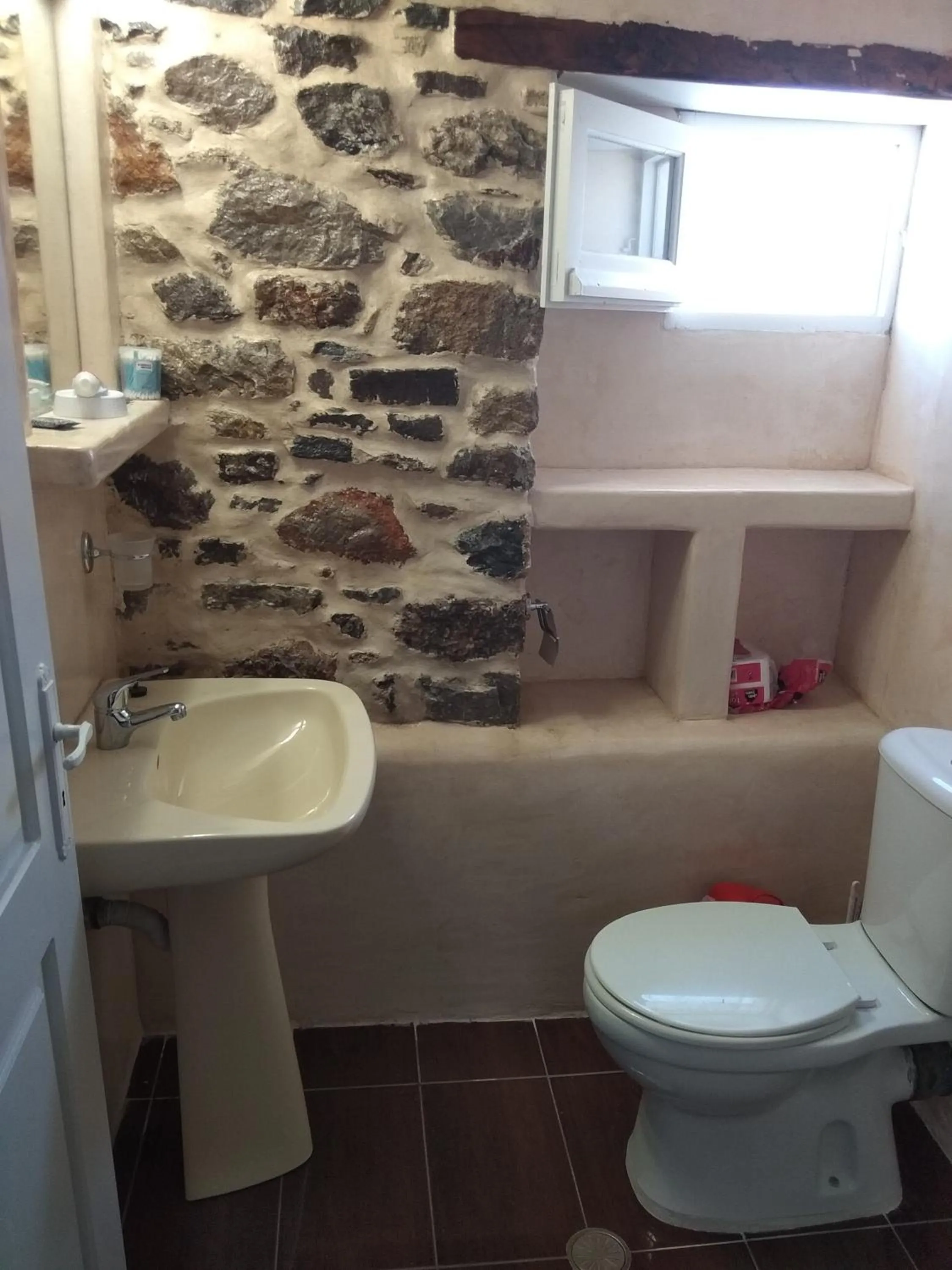 Bathroom in Popi Studios