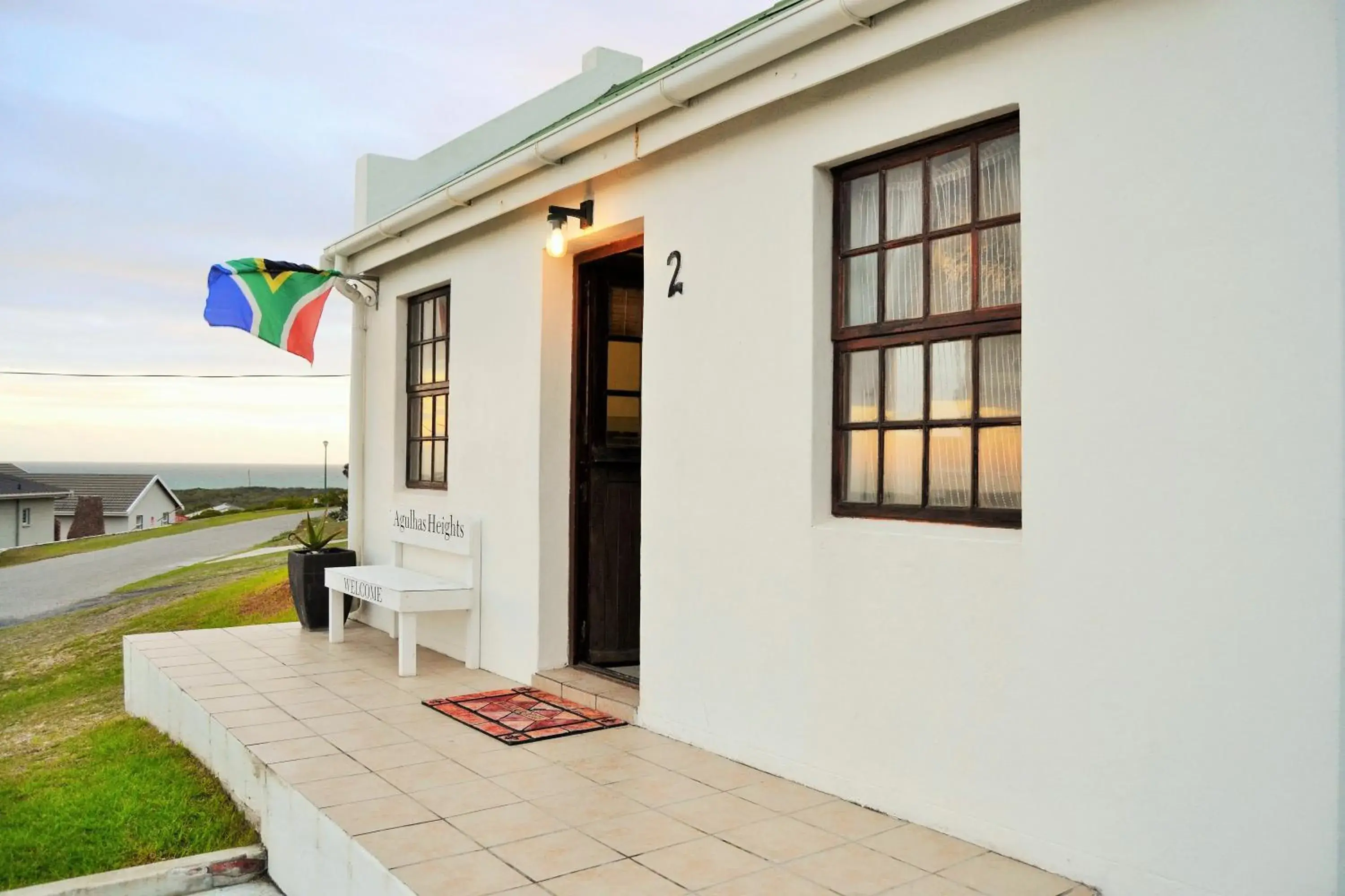 Two-Bedroom Chalet in Agulhas Heights self-catering cottages BEST OCEAN VIEWS Two-Bedroom Chalet in Agulhas Heights self-catering cottages BEST OCEAN VIEWS