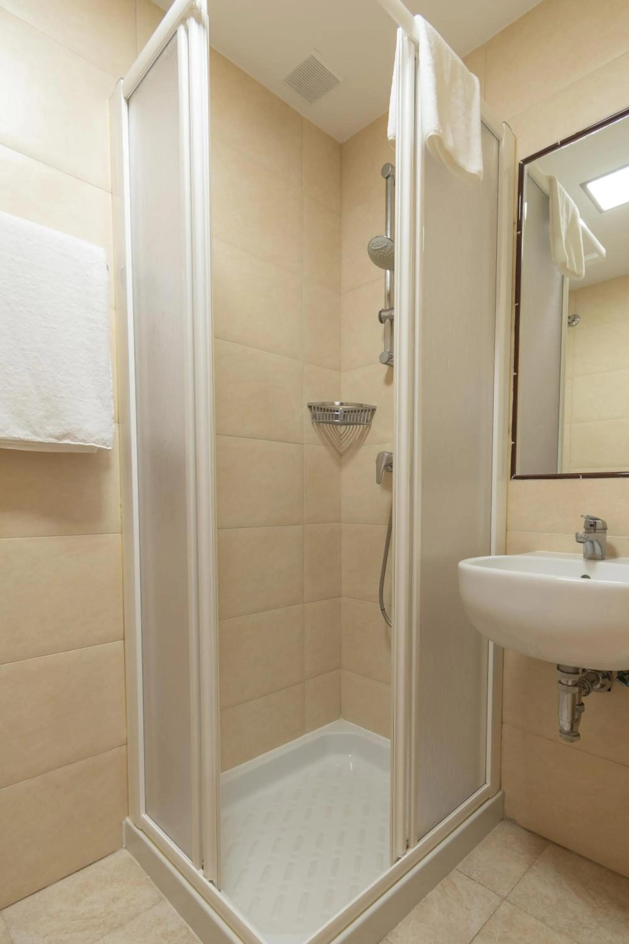 Bathroom in Alda Centro Pamplona