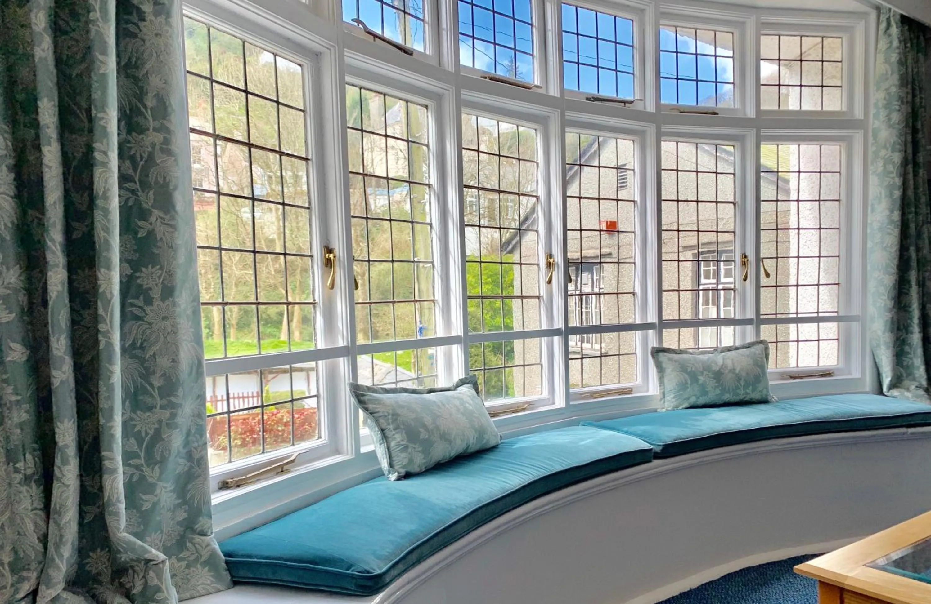 Communal lounge/ TV room, Bed in The Claremont Hotel-Adult Only