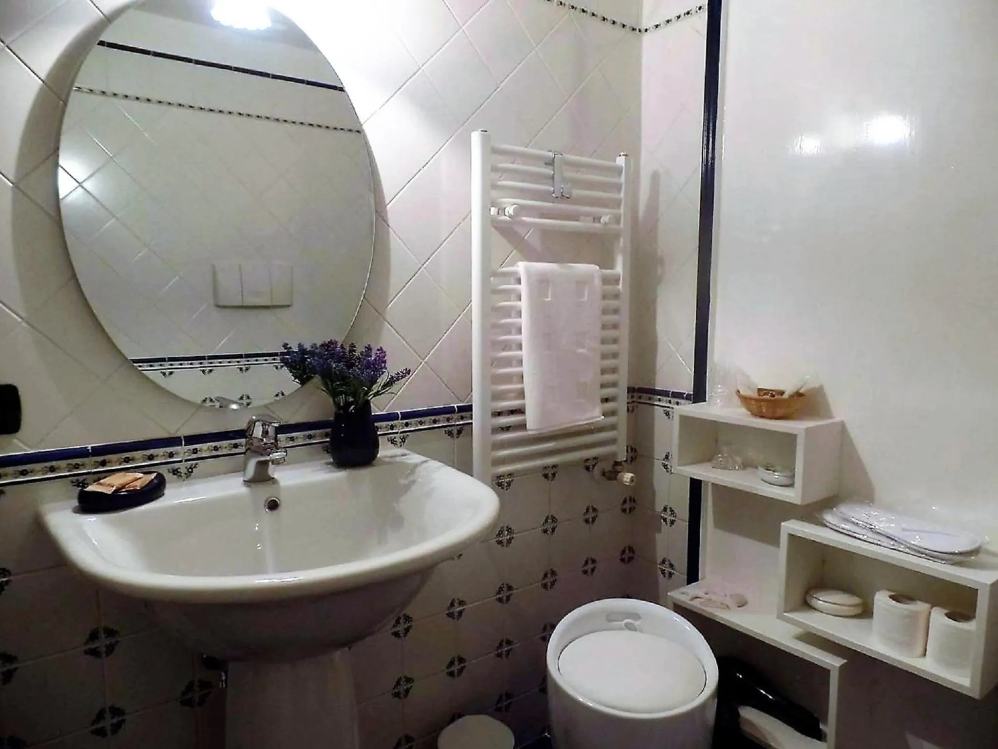 Bathroom in B&B La Canzanella