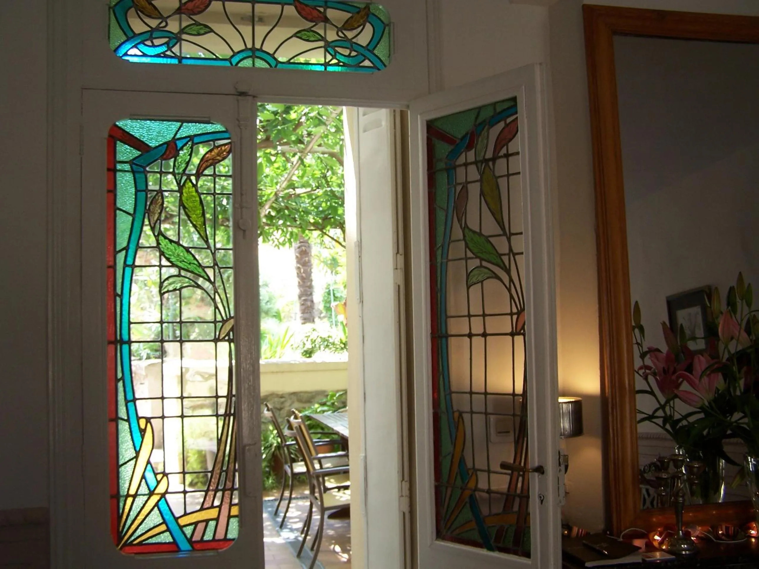 Restaurant/places to eat in Maison 225