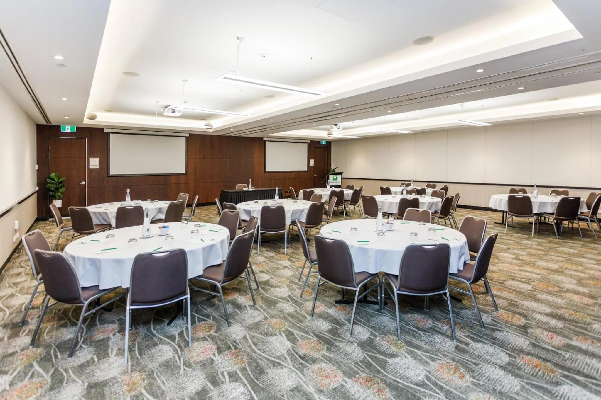 Meeting/conference room in Holiday Inn Perth City Centre by IHG