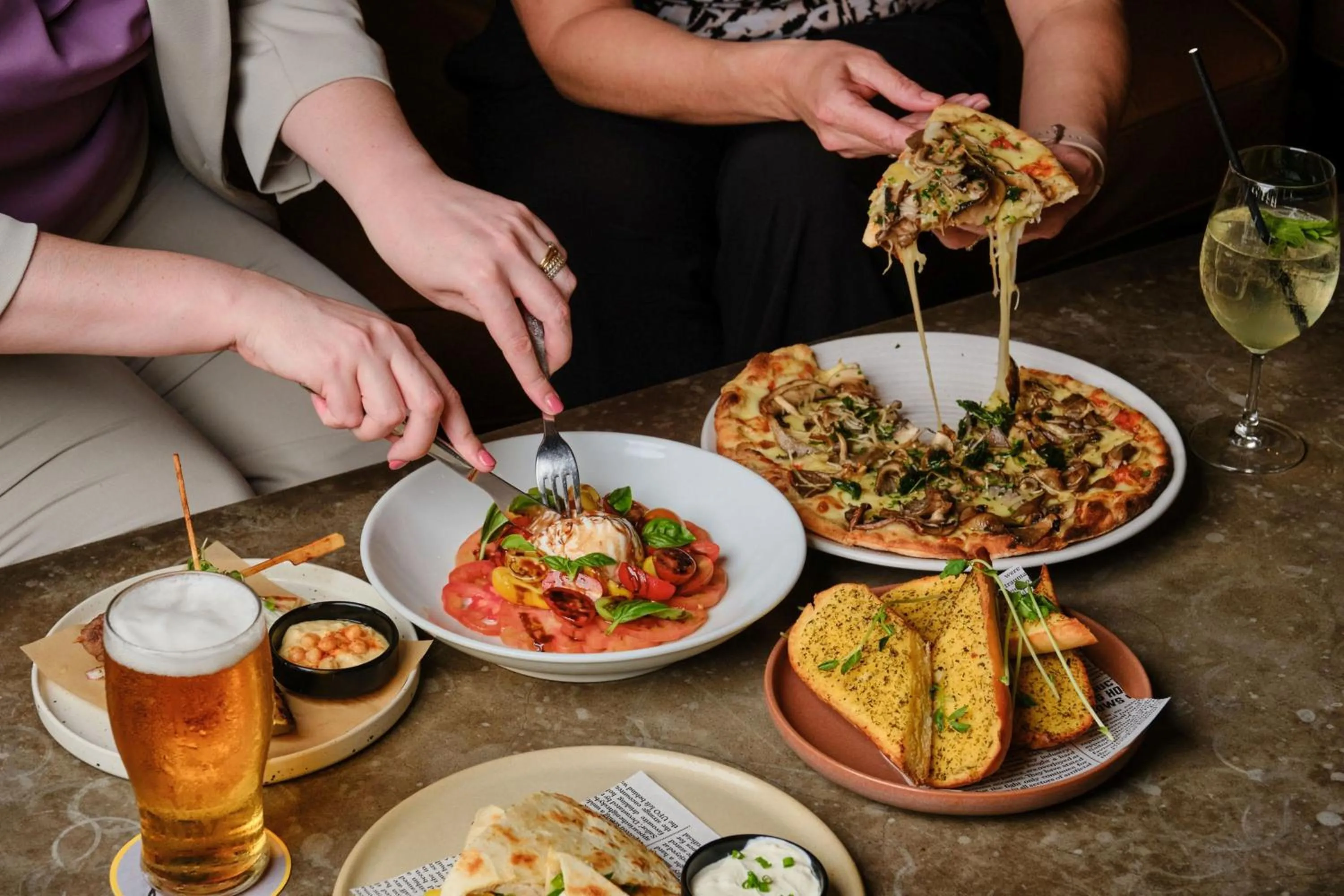 Restaurant/places to eat in Holiday Inn Perth City Centre by IHG