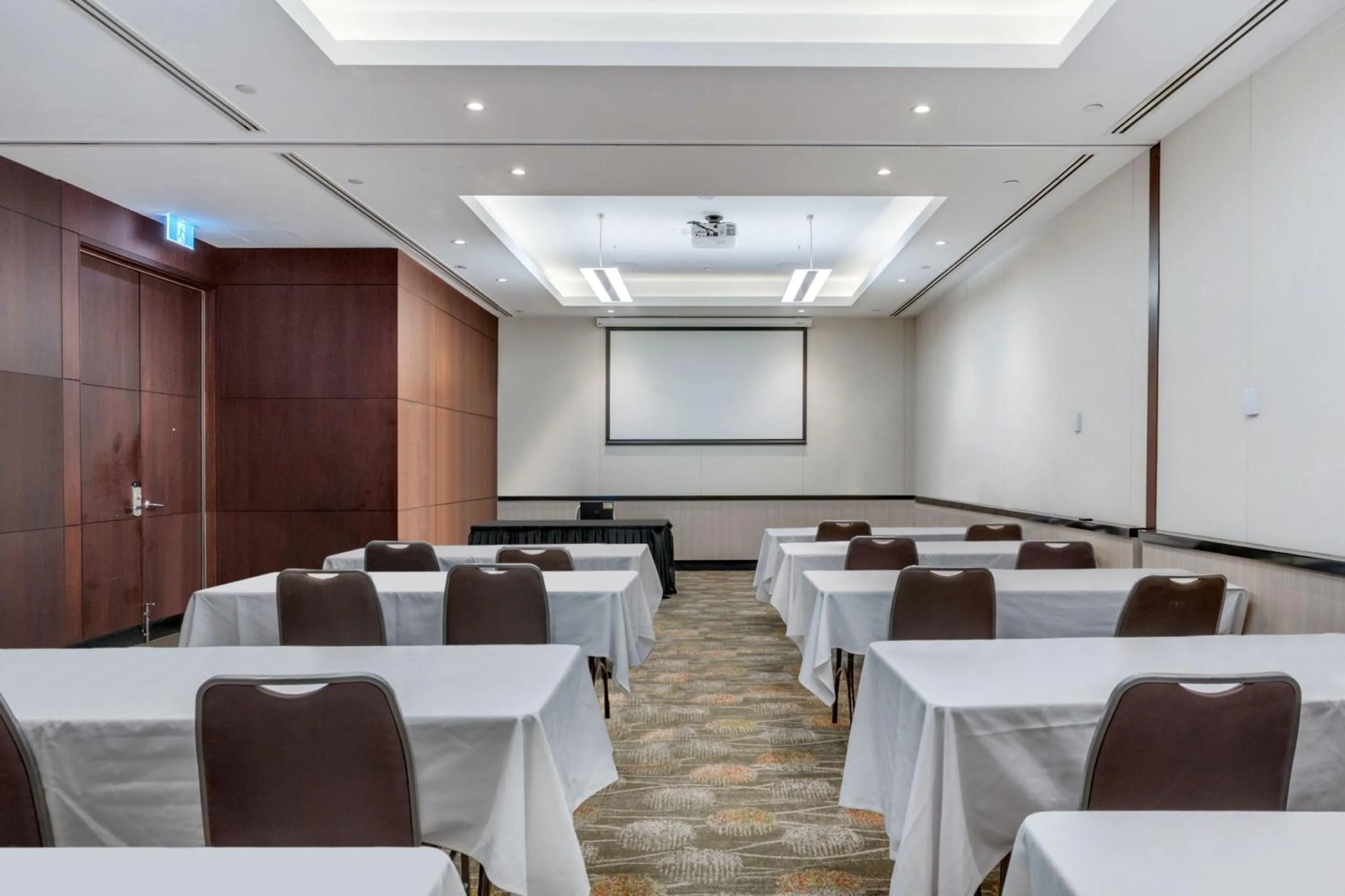 Meeting/conference room in Holiday Inn Perth City Centre by IHG