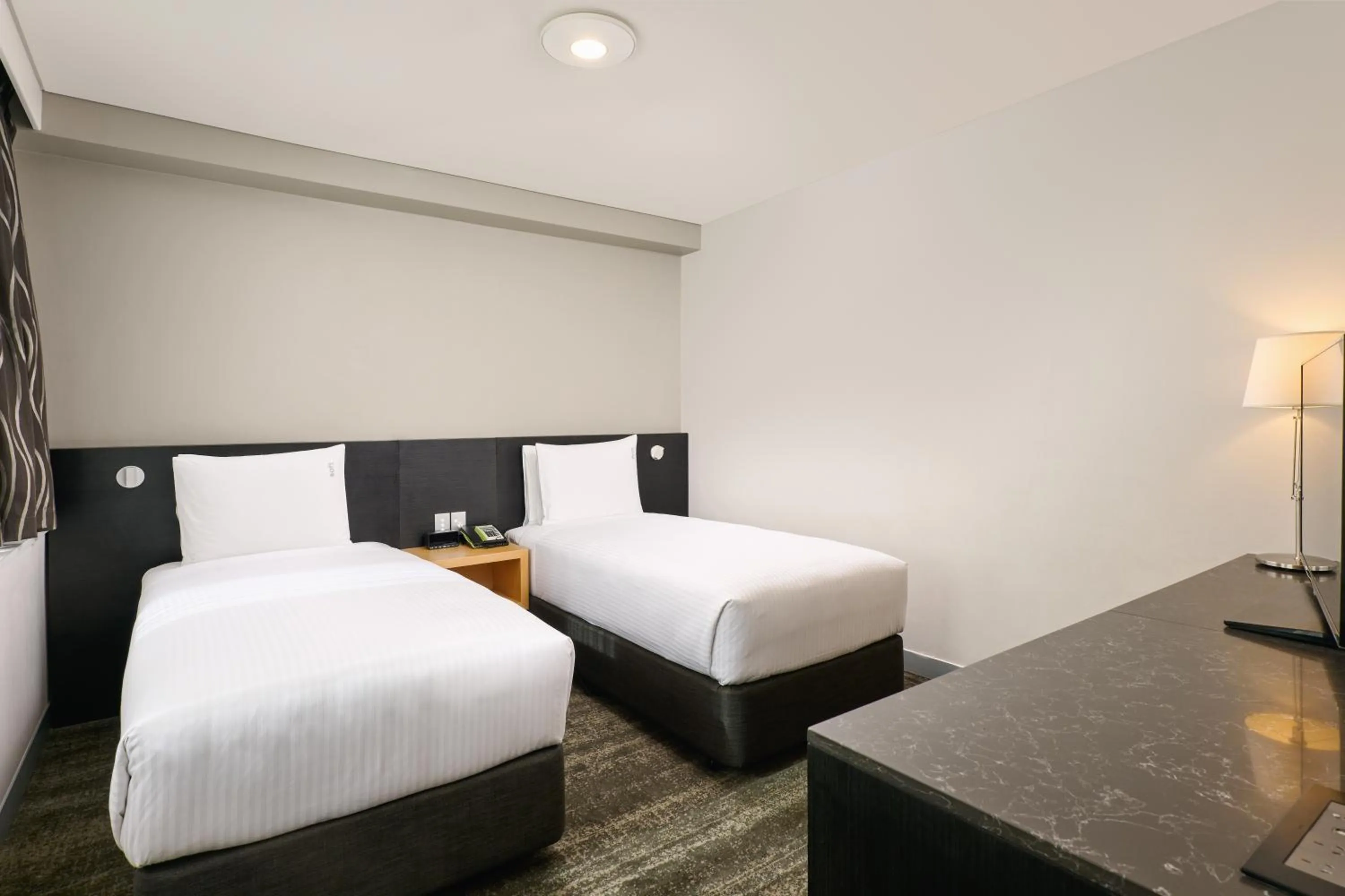 Bed in Holiday Inn Perth City Centre by IHG