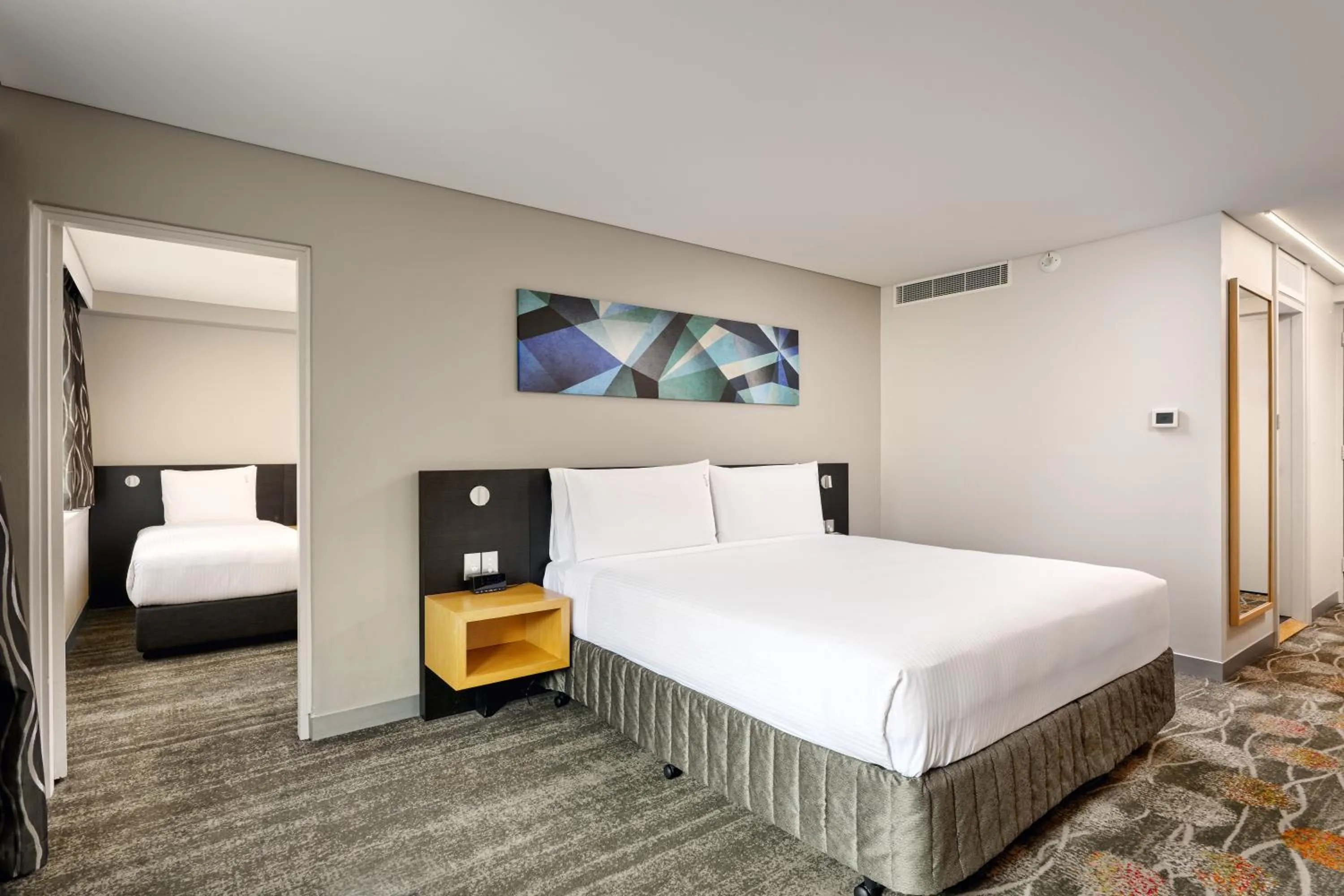 Bed in Holiday Inn Perth City Centre by IHG