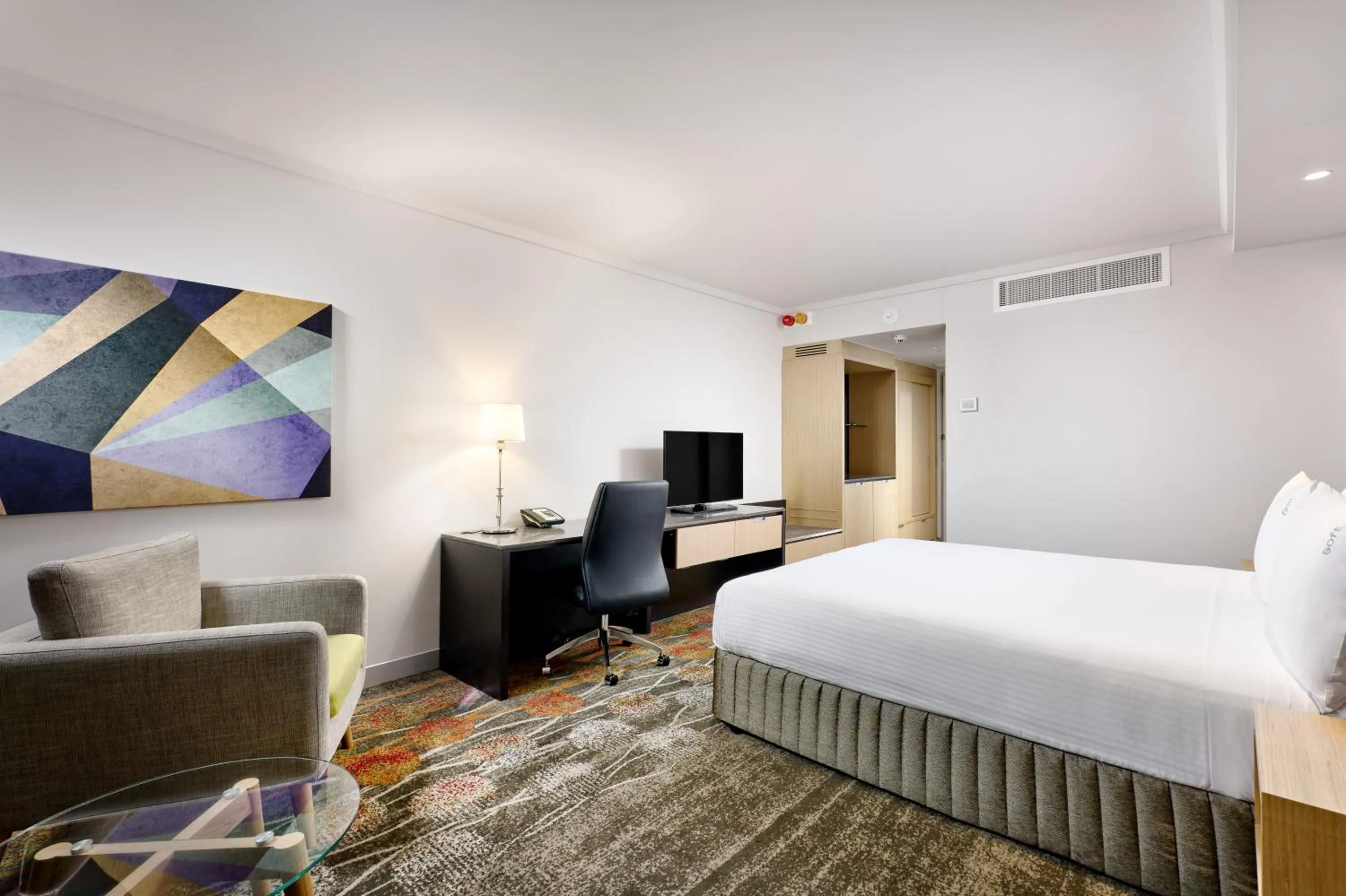 Photo of the whole room, Bed in Holiday Inn Perth City Centre by IHG